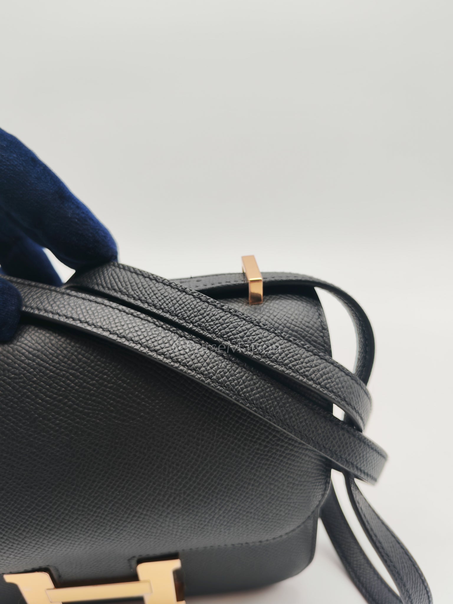 Constance 18 Black/Noir Epsom Leather in Brushed Gold Hardware Stamp B(2023) | Purse Maison Luxury Bags Shop