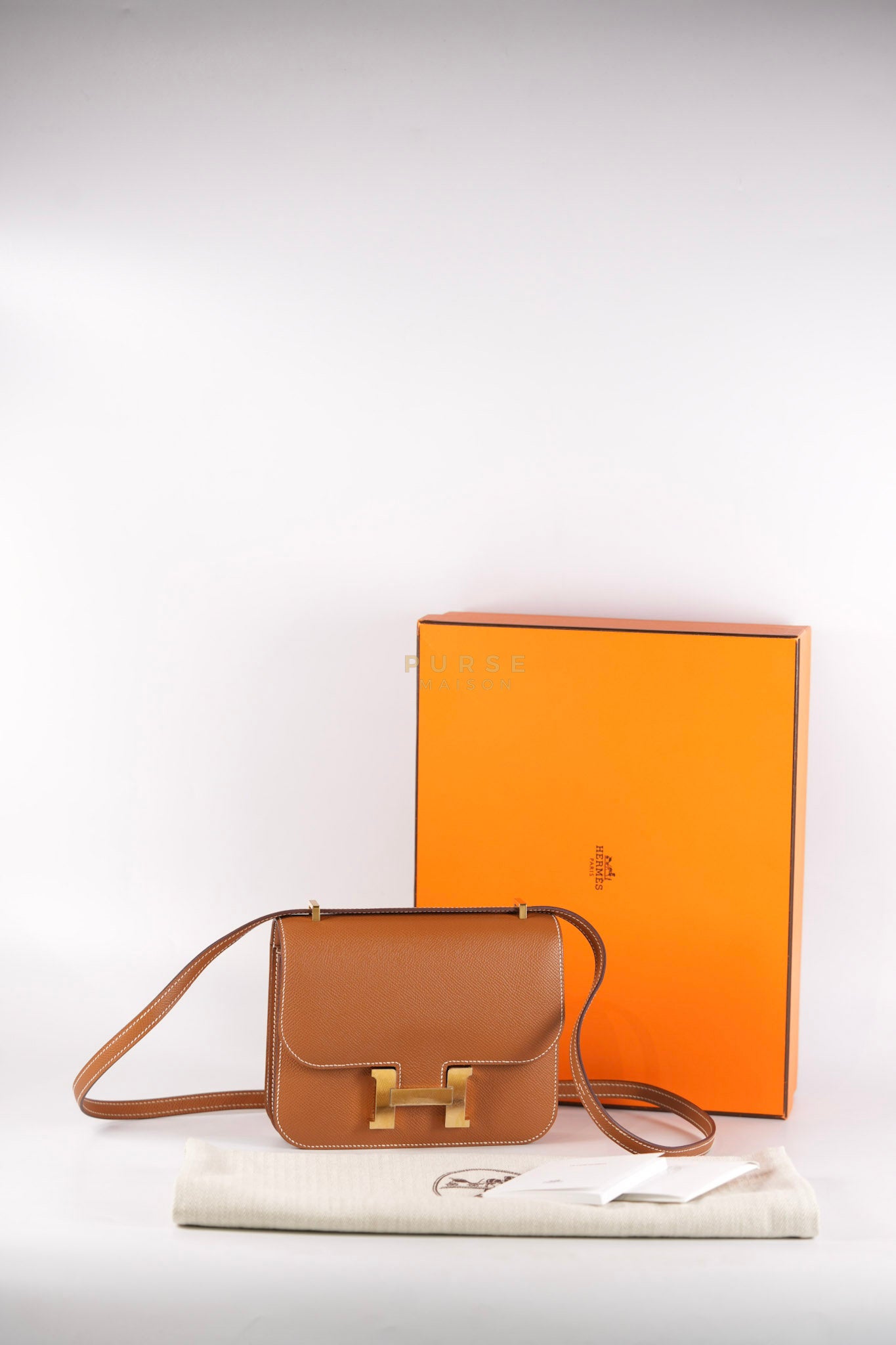 Constance 18 in Gold Epsom Leather and Gold Hardware Stamp U (2022) | Purse Maison Luxury Bags Shop