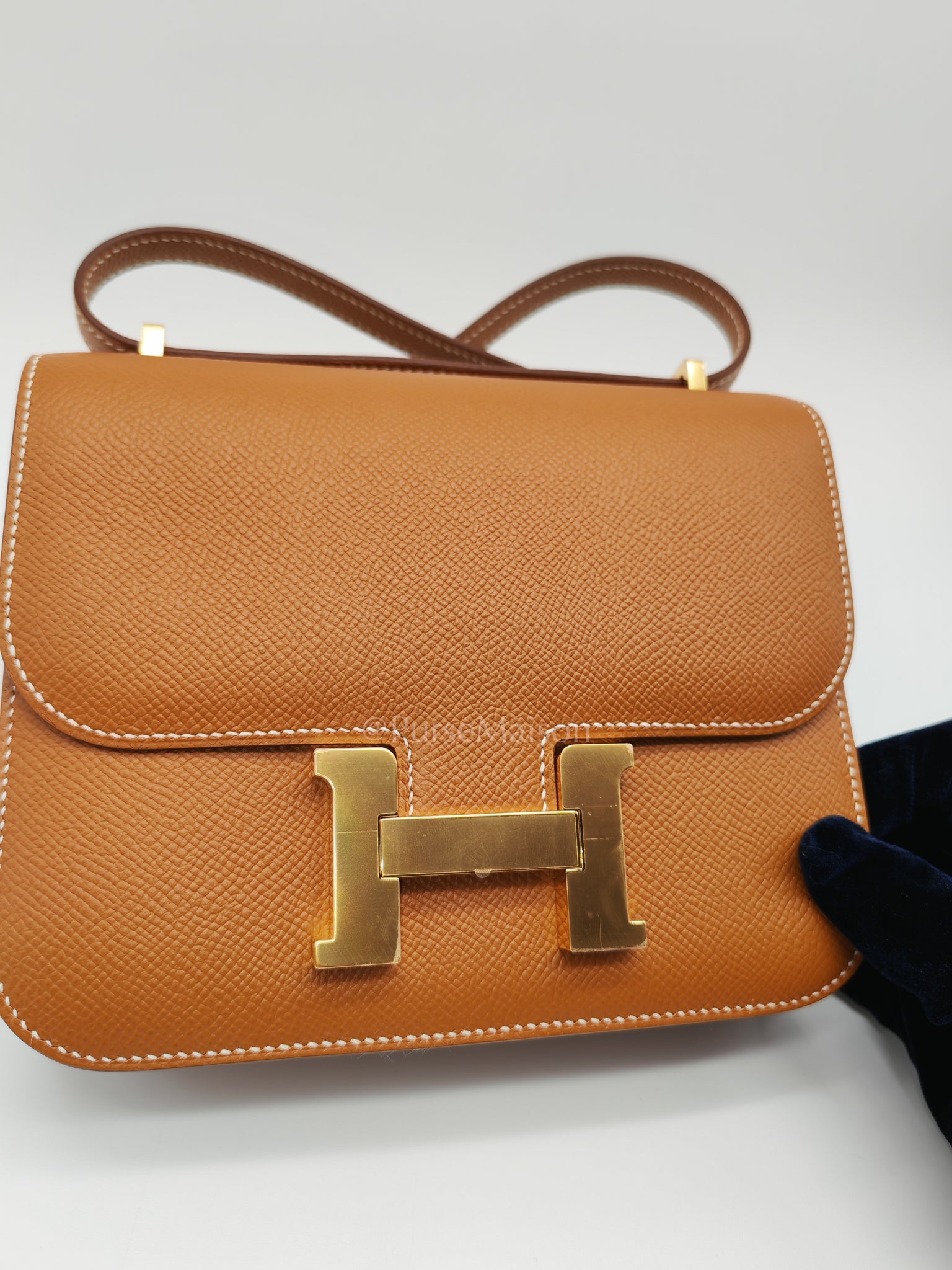Constance 18 in Gold Epsom Leather & Gold Hardware Stamp U(2022) | Purse Maison Luxury Bags Shop