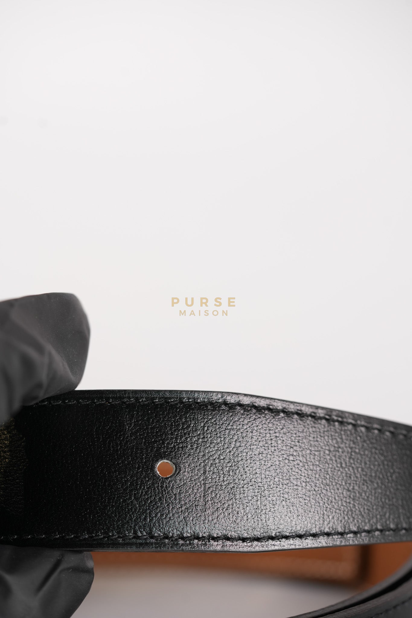 Constance H Reversible Belt in Black/Gold Stamp U Size 100 | Purse Maison Luxury Bags Shop