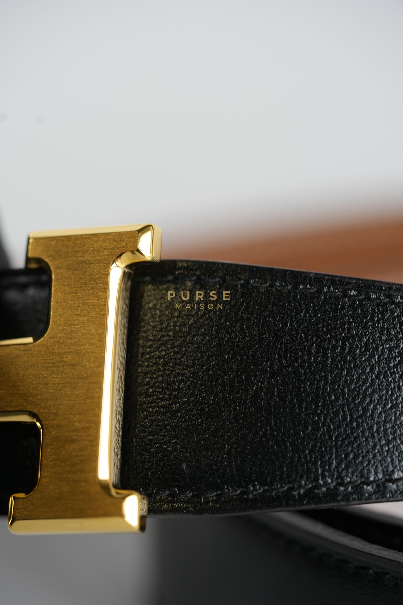 Constance H Reversible Belt in Black/Gold Stamp U Size 100 | Purse Maison Luxury Bags Shop
