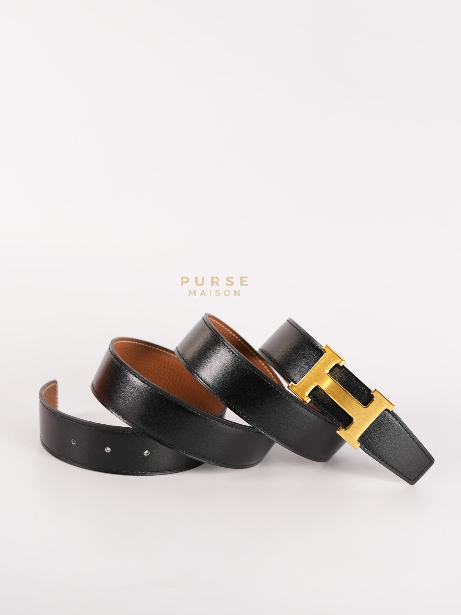 Constance H Reversible Belt in Black/Gold Stamp U Size 100 | Purse Maison Luxury Bags Shop