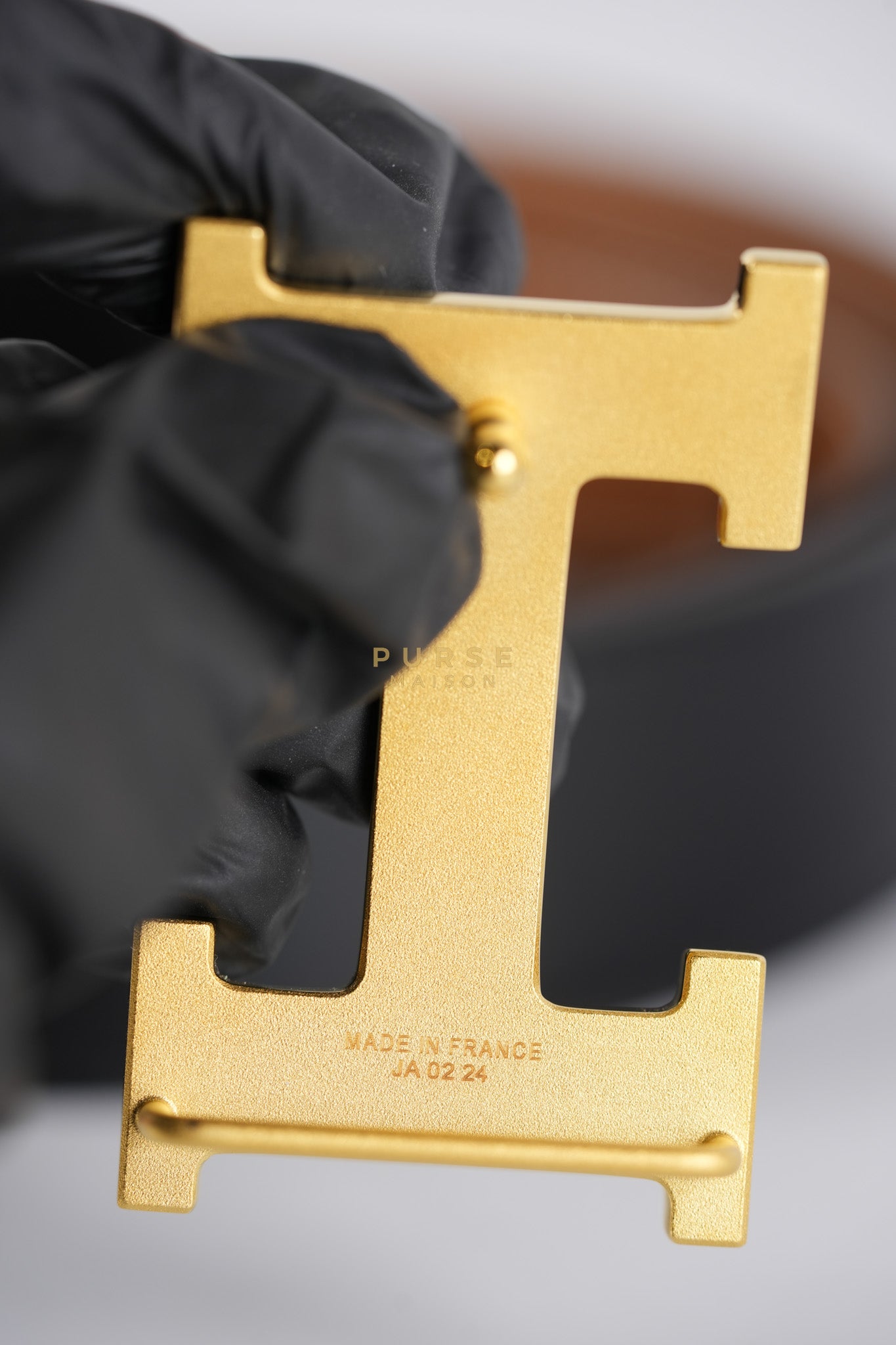 Constance H Reversible Belt in Black/Gold Stamp U Size 100 | Purse Maison Luxury Bags Shop