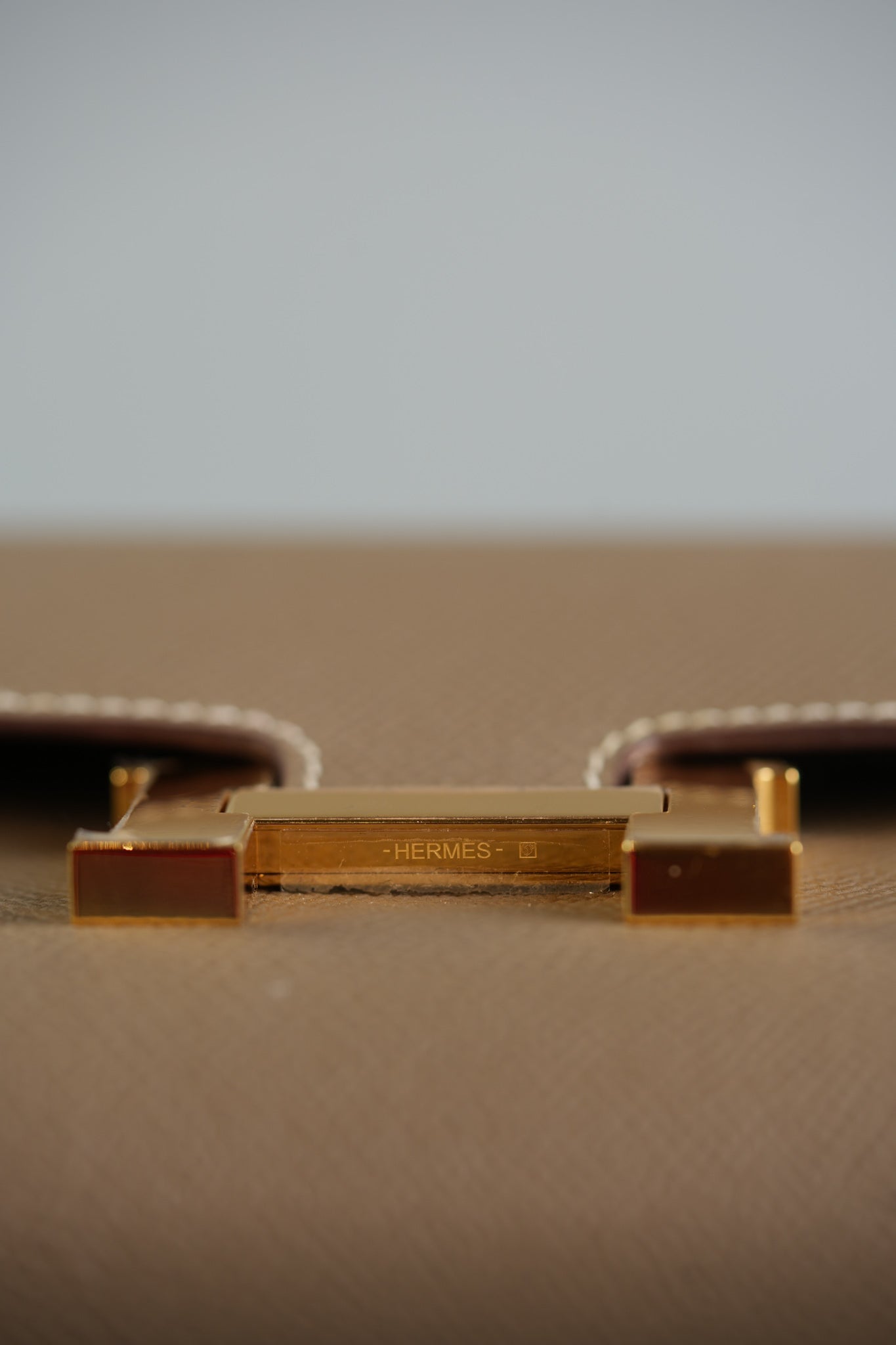 Constance To Go Etoupe Epsom Leather & Gold Hardware Stamp U (2022) | Purse Maison Luxury Bags Shop