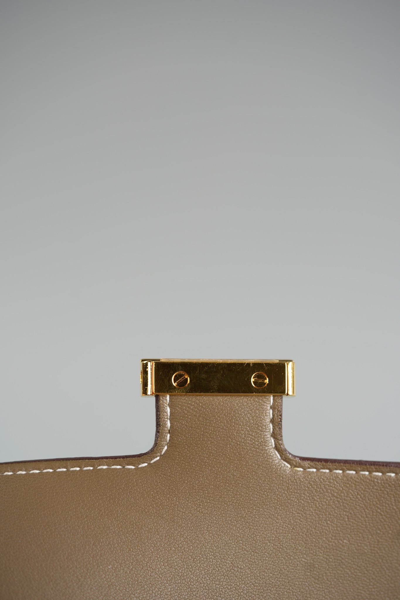 Constance To Go Etoupe Epsom Leather & Gold Hardware Stamp U (2022) | Purse Maison Luxury Bags Shop