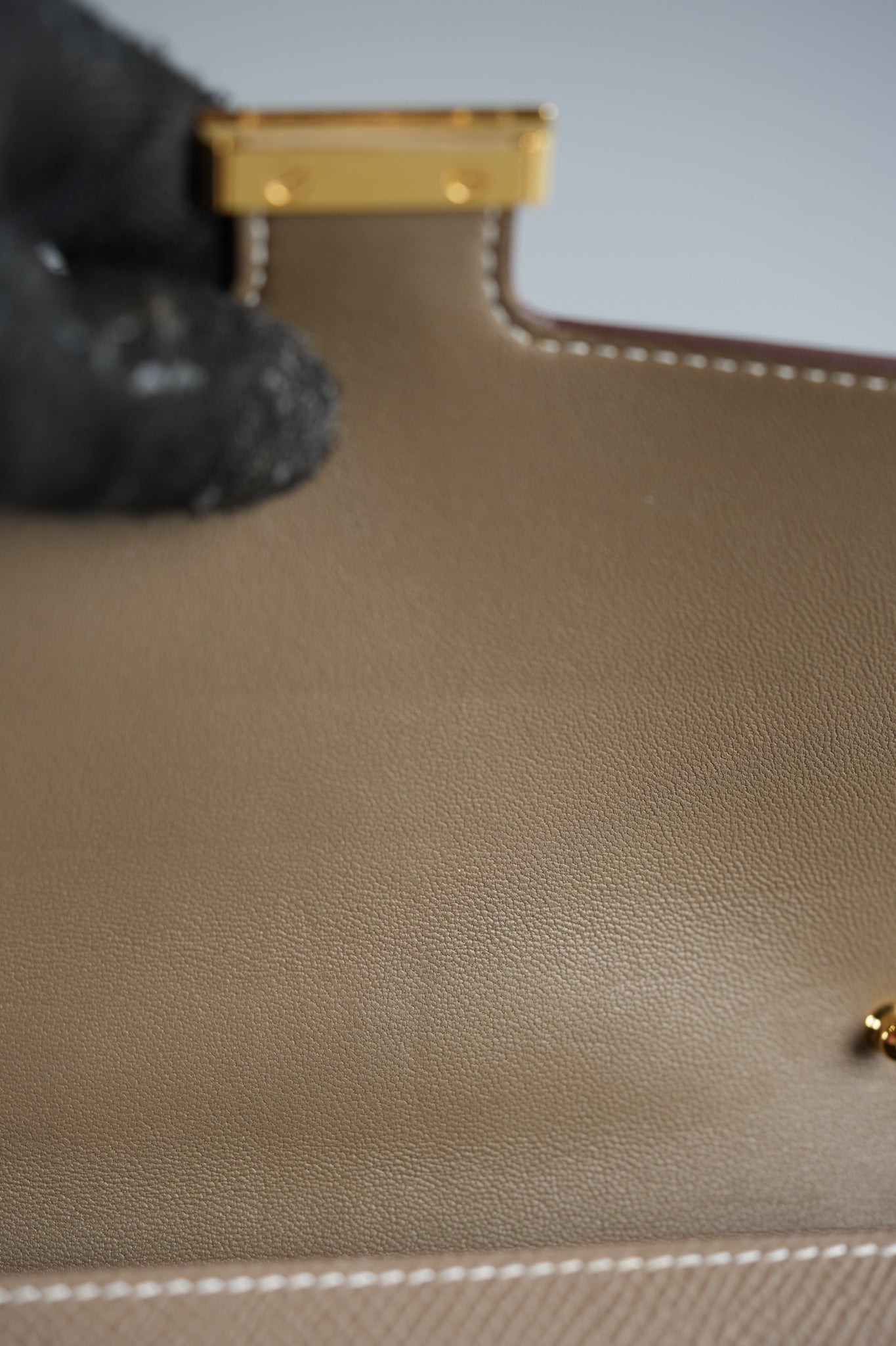 Constance To Go Etoupe Epsom Leather & Gold Hardware Stamp U (2022) | Purse Maison Luxury Bags Shop