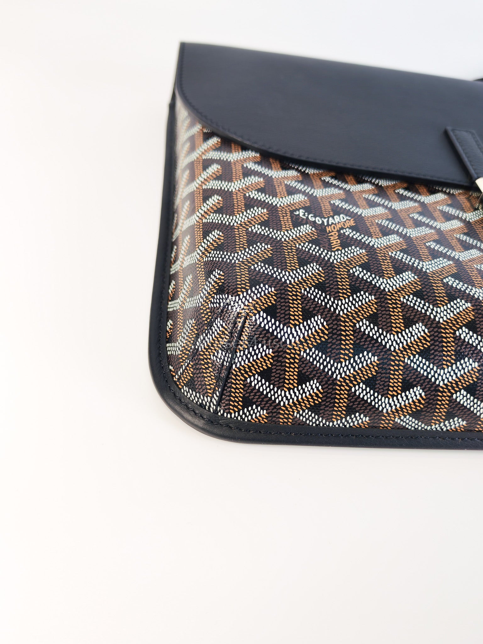 Coursier Messenger Bag PM in Noir/Black Goyardine Canvas | Purse Maison Luxury Bags Shop