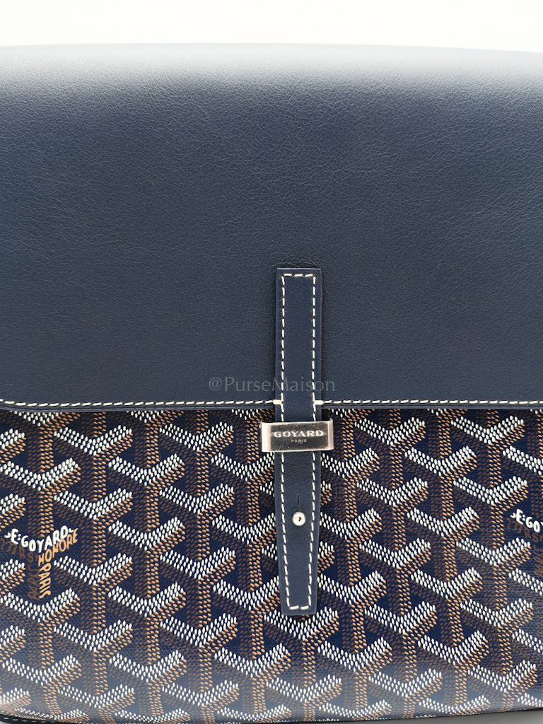 Coursier MM in Bleu Marine Goyardine Canvas Messenger Bag | Purse Maison Luxury Bags Shop