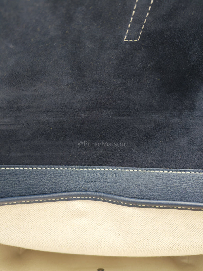 Coursier MM in Bleu Marine Goyardine Canvas Messenger Bag | Purse Maison Luxury Bags Shop