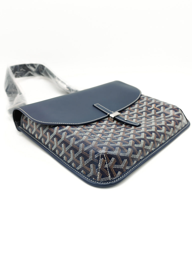 Coursier MM in Bleu Marine Goyardine Canvas Messenger Bag | Purse Maison Luxury Bags Shop