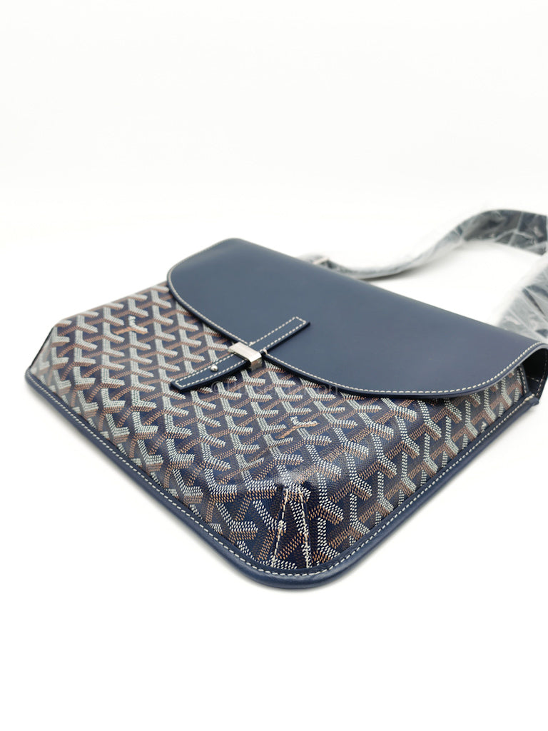 Coursier MM in Bleu Marine Goyardine Canvas Messenger Bag | Purse Maison Luxury Bags Shop