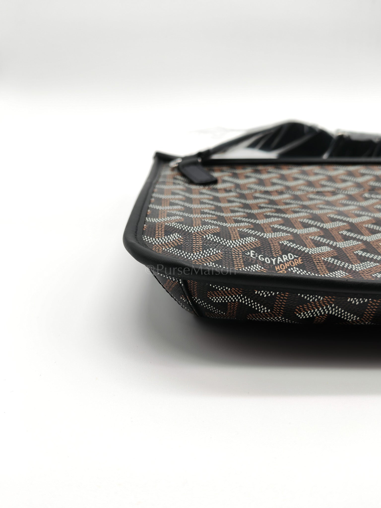 Coursier MM in Noir/Black Goyardine Canvas Messenger Bag | Purse Maison Luxury Bags Shop