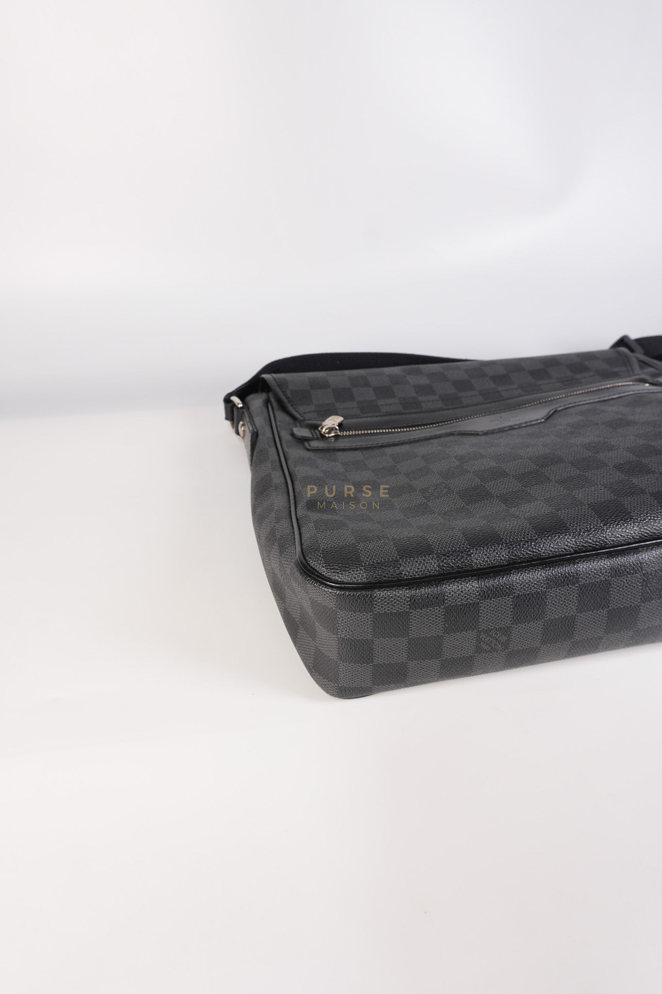 Daniel MM Messenger Bag in Damier Graphite Cross Body Bag (Date Code: SP2029) | Purse Maison Luxury Bags Shop