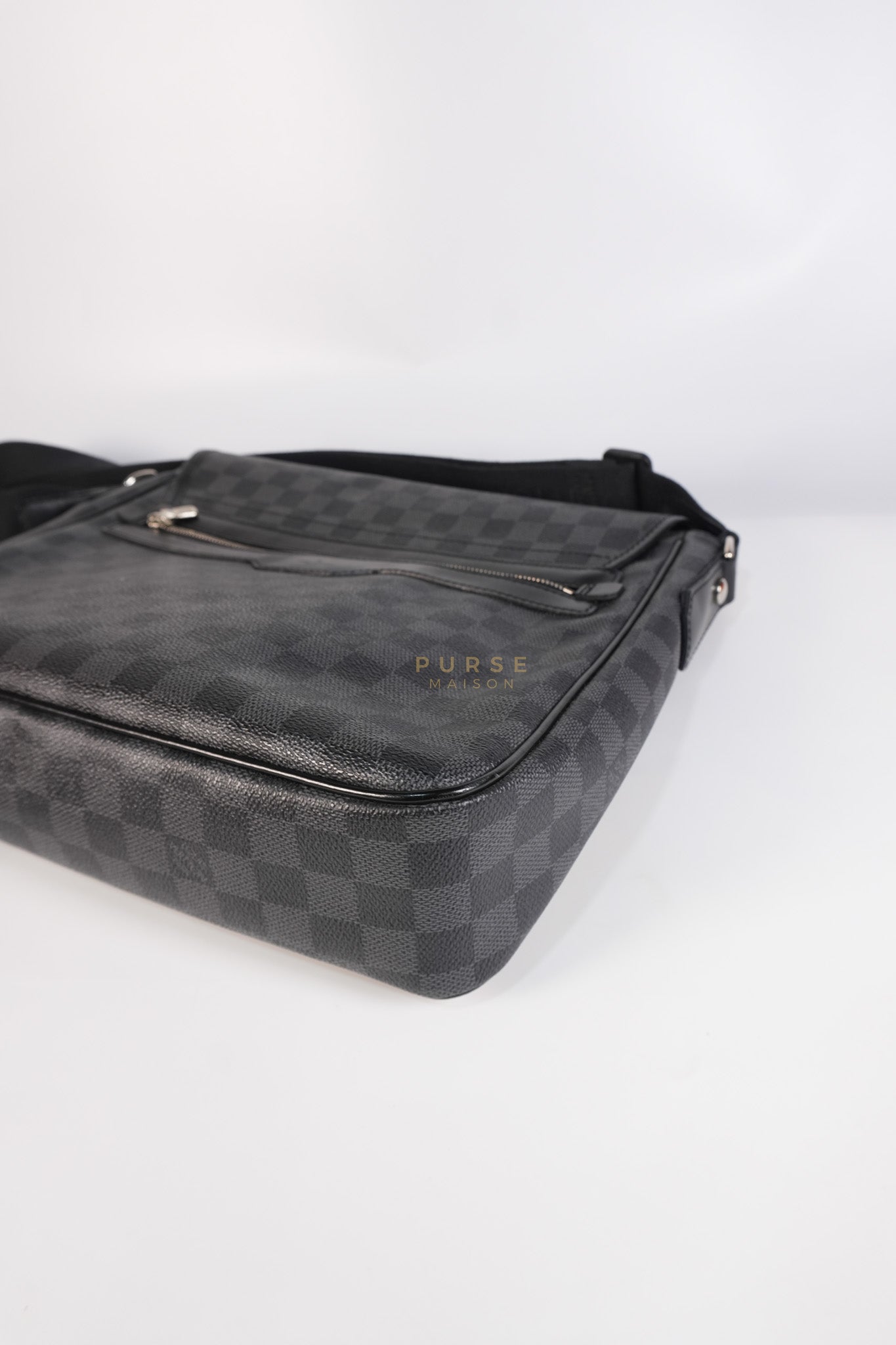 Daniel MM Messenger Bag in Damier Graphite Cross Body Bag (Date Code: SP2029) | Purse Maison Luxury Bags Shop