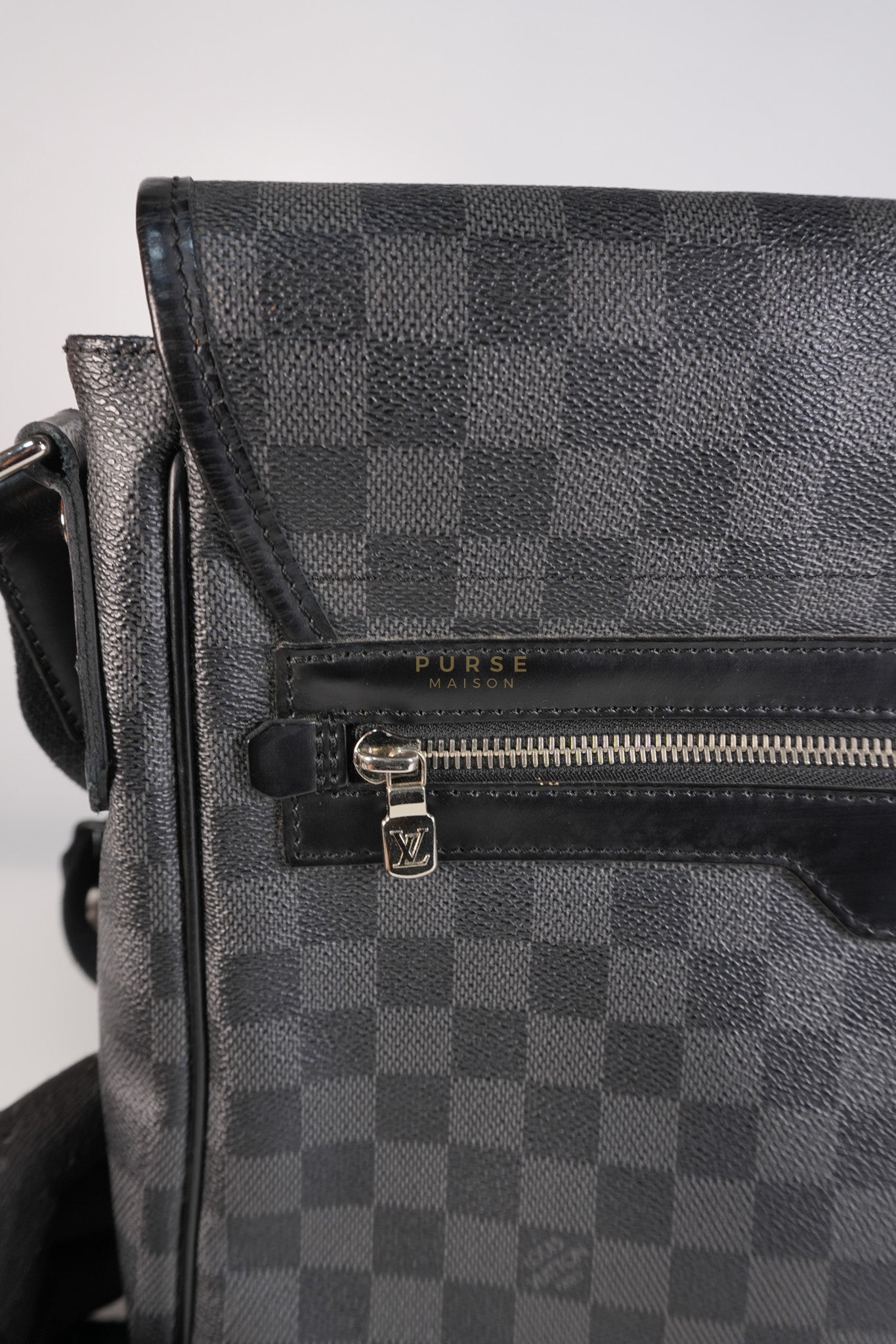 Daniel MM Messenger Bag in Damier Graphite Cross Body Bag (Date Code: SP2029) | Purse Maison Luxury Bags Shop