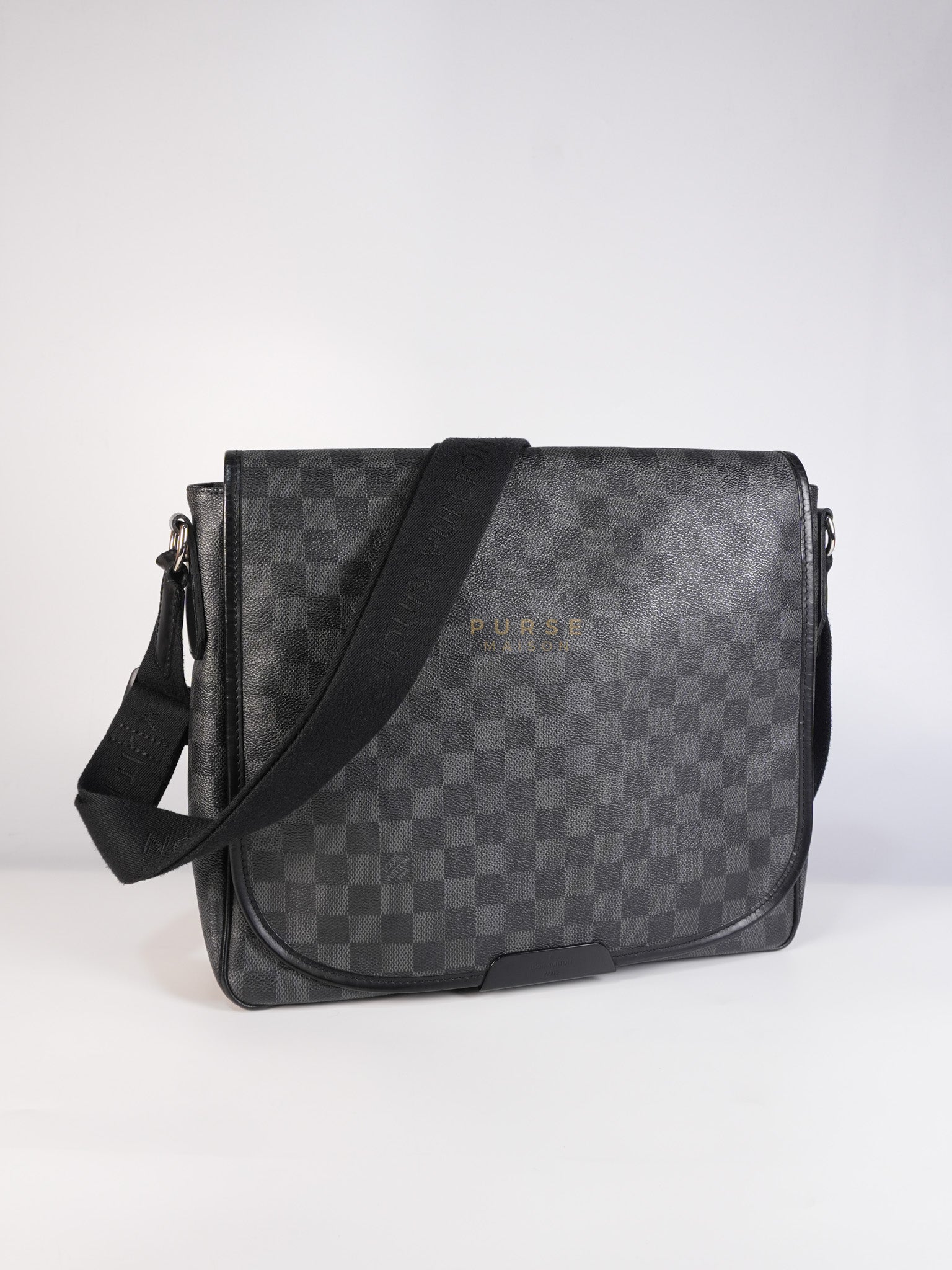 Daniel MM Messenger Bag in Damier Graphite Cross Body Bag (Date Code: SP2029) | Purse Maison Luxury Bags Shop
