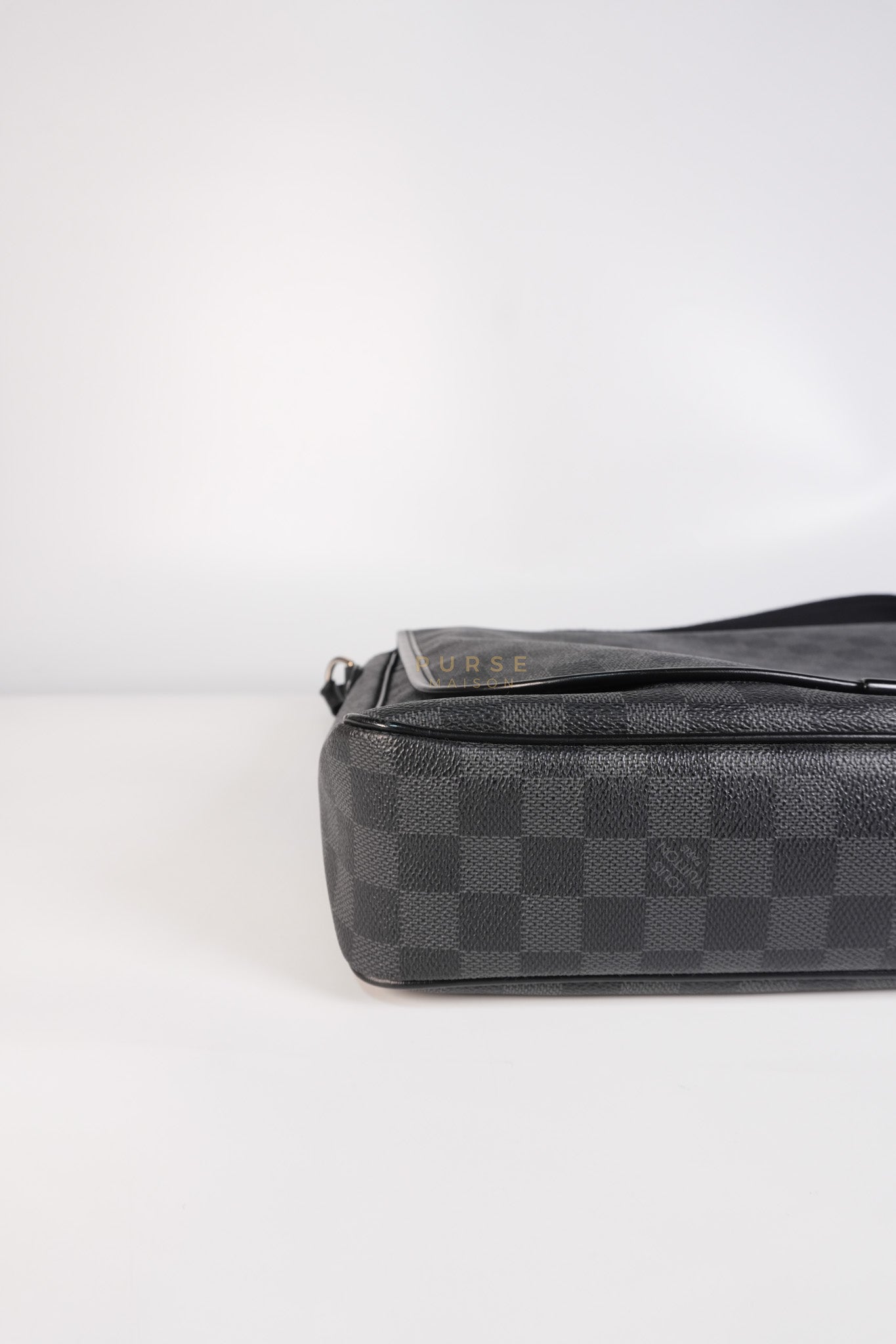 Daniel MM Messenger Bag in Damier Graphite Cross Body Bag (Date Code: SP2029) | Purse Maison Luxury Bags Shop