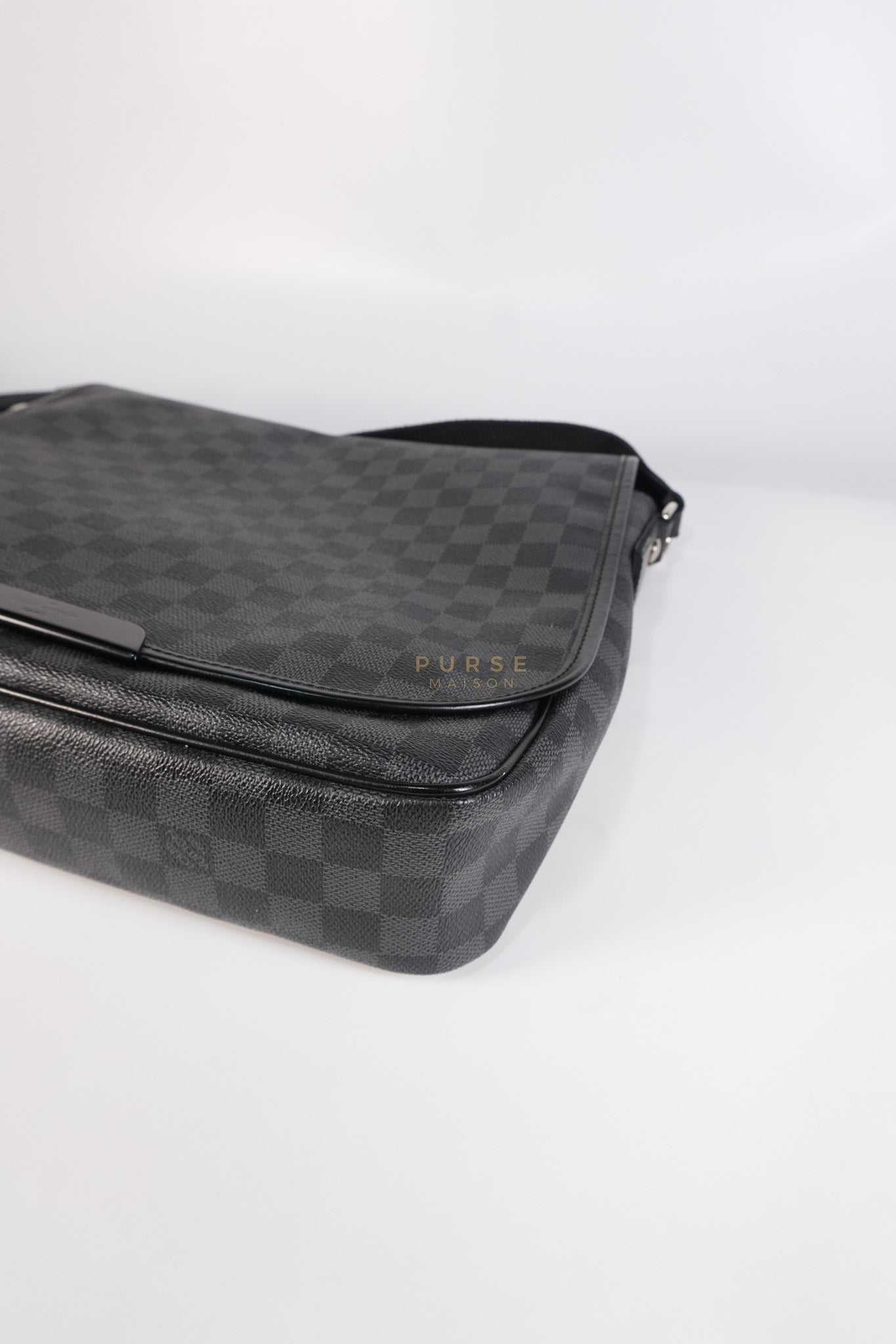 Daniel MM Messenger Bag in Damier Graphite Cross Body Bag (Date Code: SP2029) | Purse Maison Luxury Bags Shop