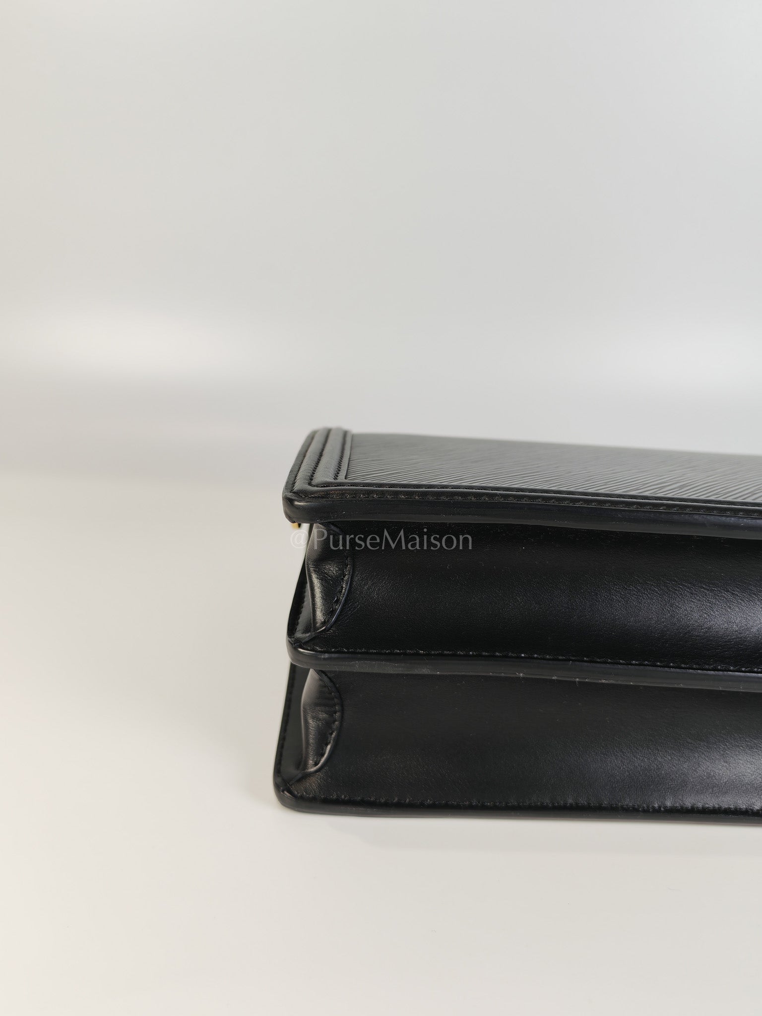 Dauphine MM in Black Epi Leather Shoulder Bag (Microchip) | Purse Maison Luxury Bags Shop