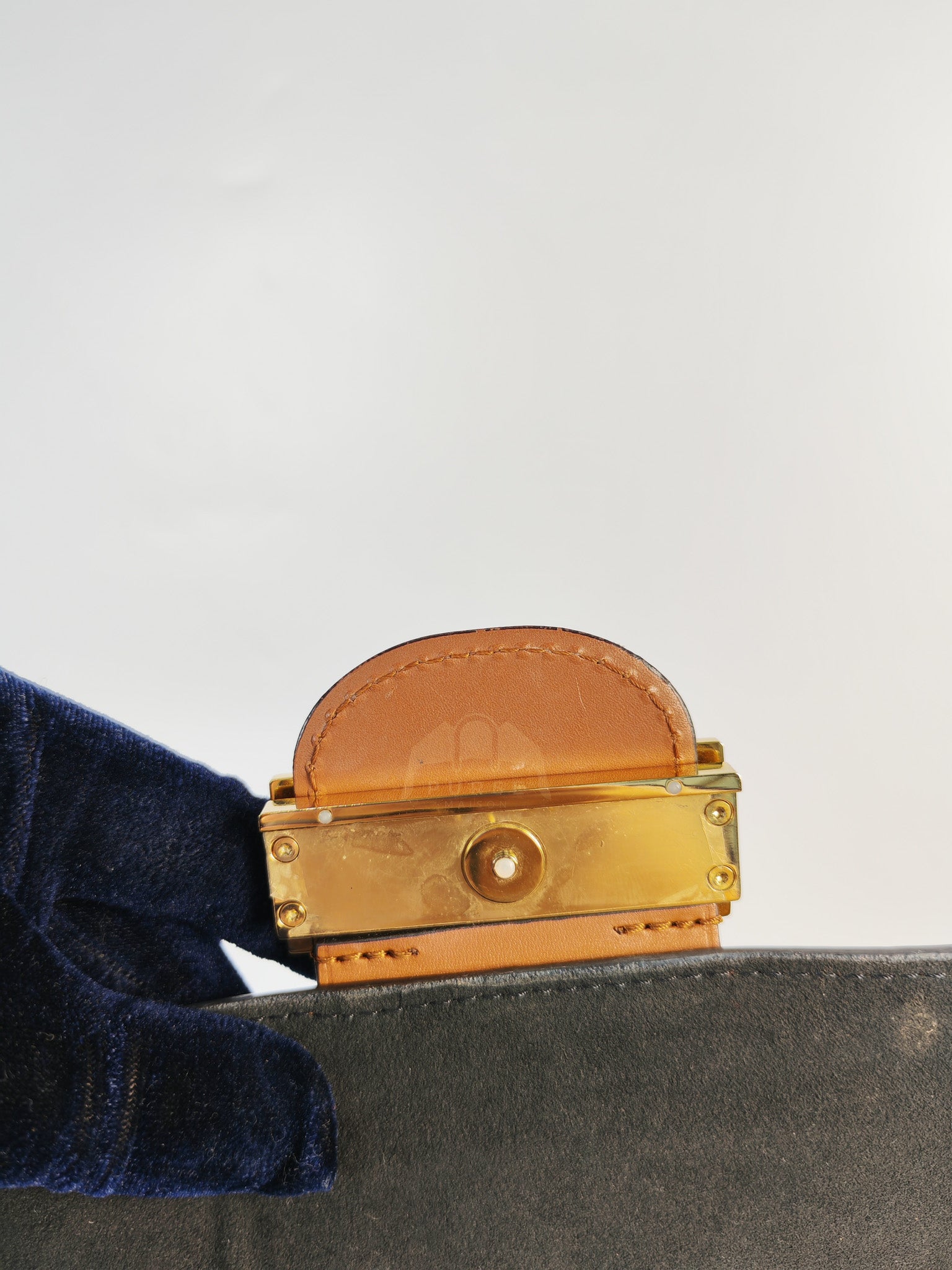 Dauphine MM in Reverse Monogram Canvas (Date code: FL2149) | Purse Maison Luxury Bags Shop