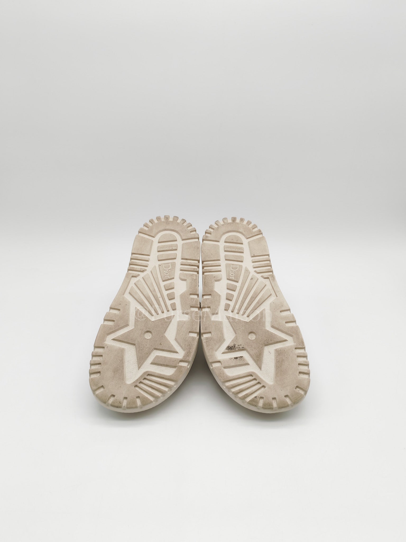 Diorack Sandals in White Lambskin Leather & Gold Hardware Size 36 EU (23cm) | Purse Maison Luxury Bags Shop