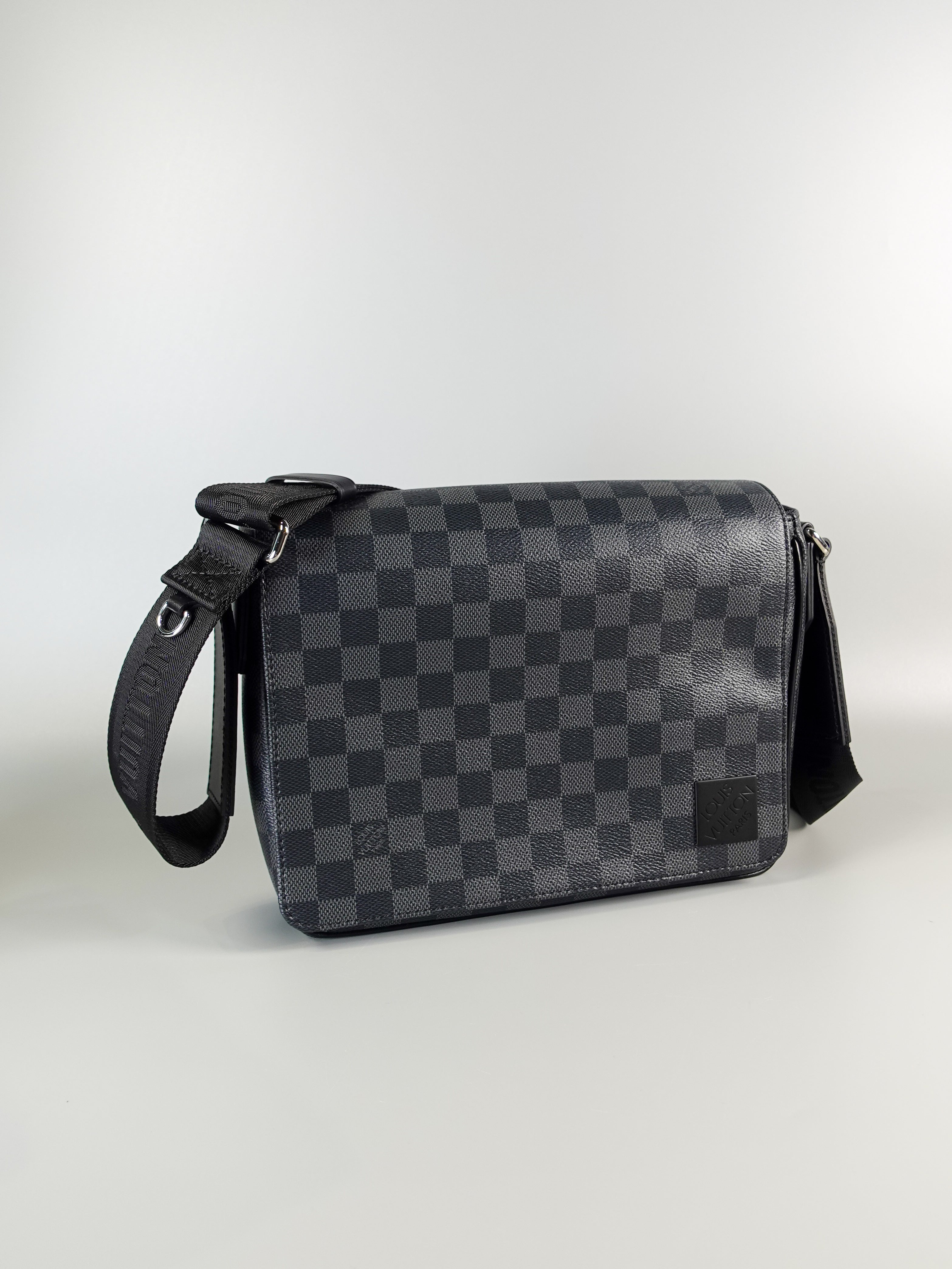 District PM in Damier Graphite Canvas (Microchip) | Purse Maison Luxury Bags Shop