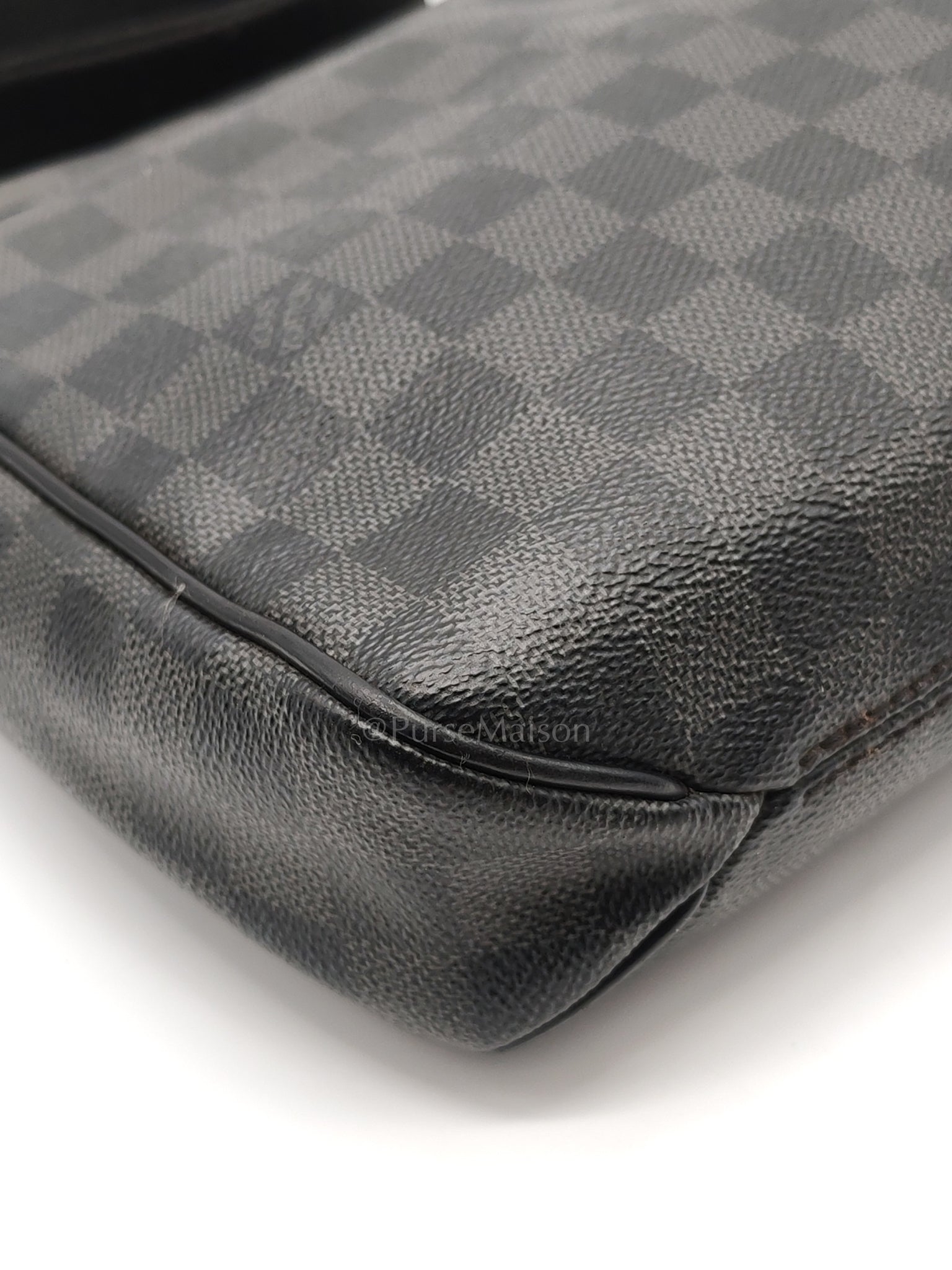 District PM Messenger Bag in Damier Graphite Canvas (Date Code: FL4105) | Purse Maison Luxury Bags Shop
