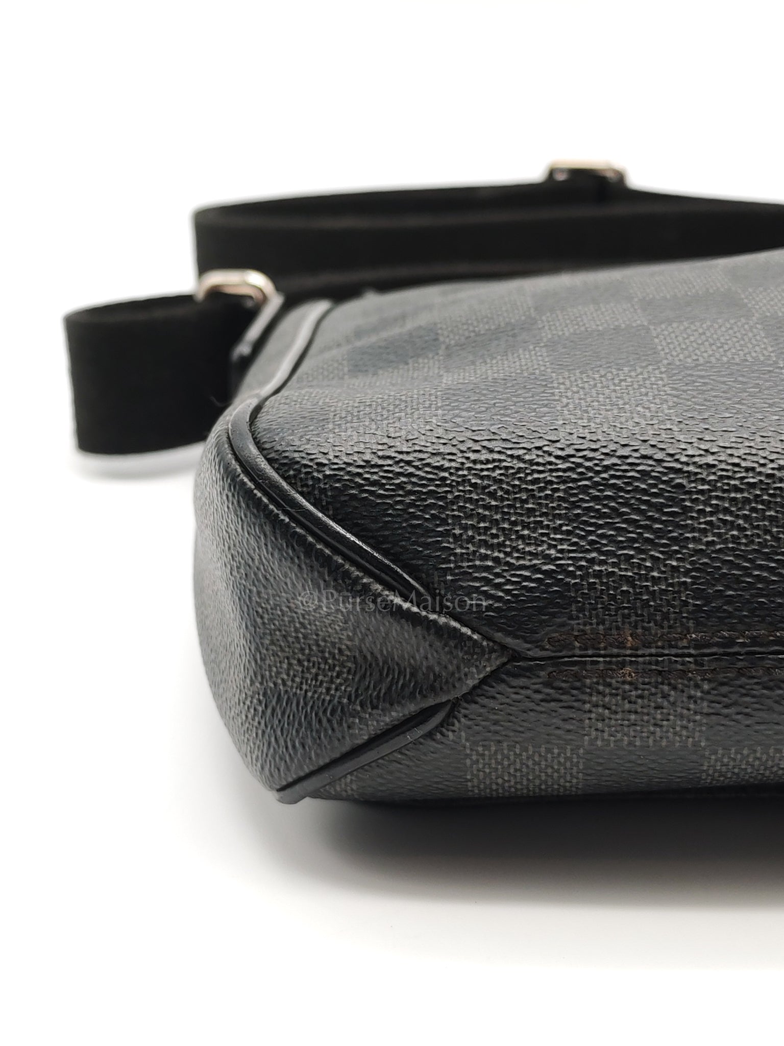 District PM Messenger Bag in Damier Graphite Canvas (Date Code: FL4105) | Purse Maison Luxury Bags Shop