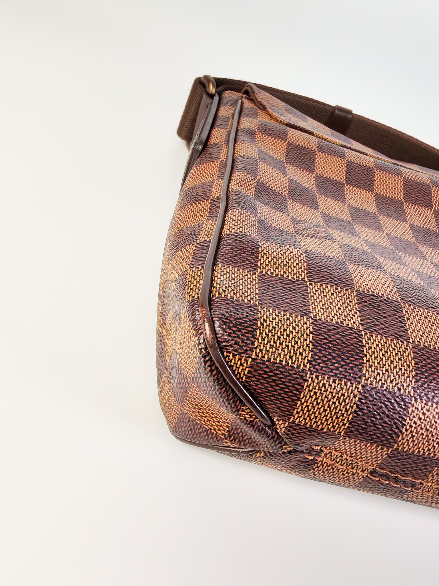 District PM Messenger Crossbody Bag (Date Code: FL2156) | Purse Maison Luxury Bags Shop