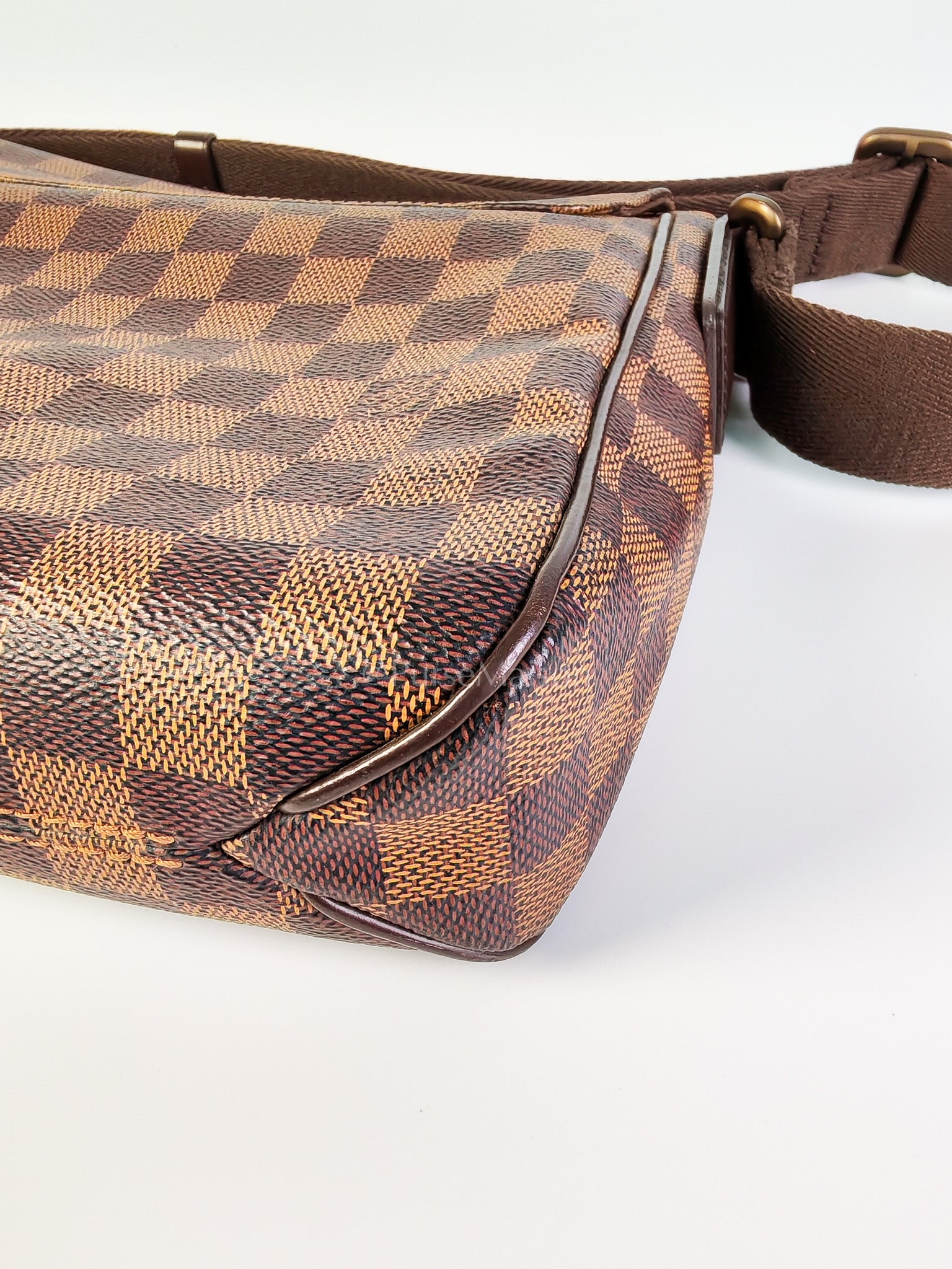 District PM Messenger Crossbody Bag (Date Code: FL2156) | Purse Maison Luxury Bags Shop