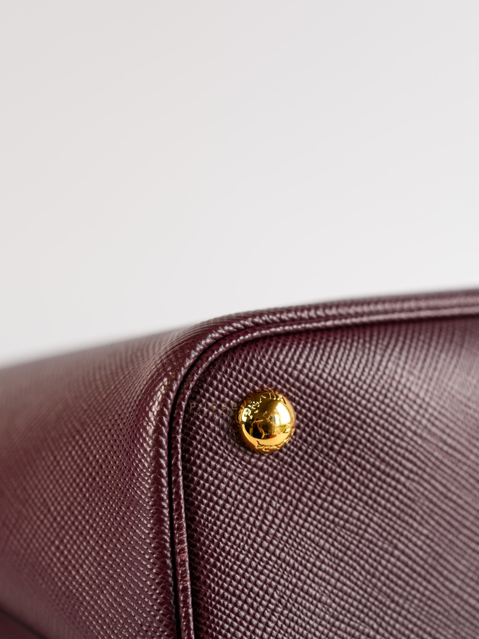 Double Handle Tote Medium in Maroon Saffiano Cuir Leather | Purse Maison Luxury Bags Shop