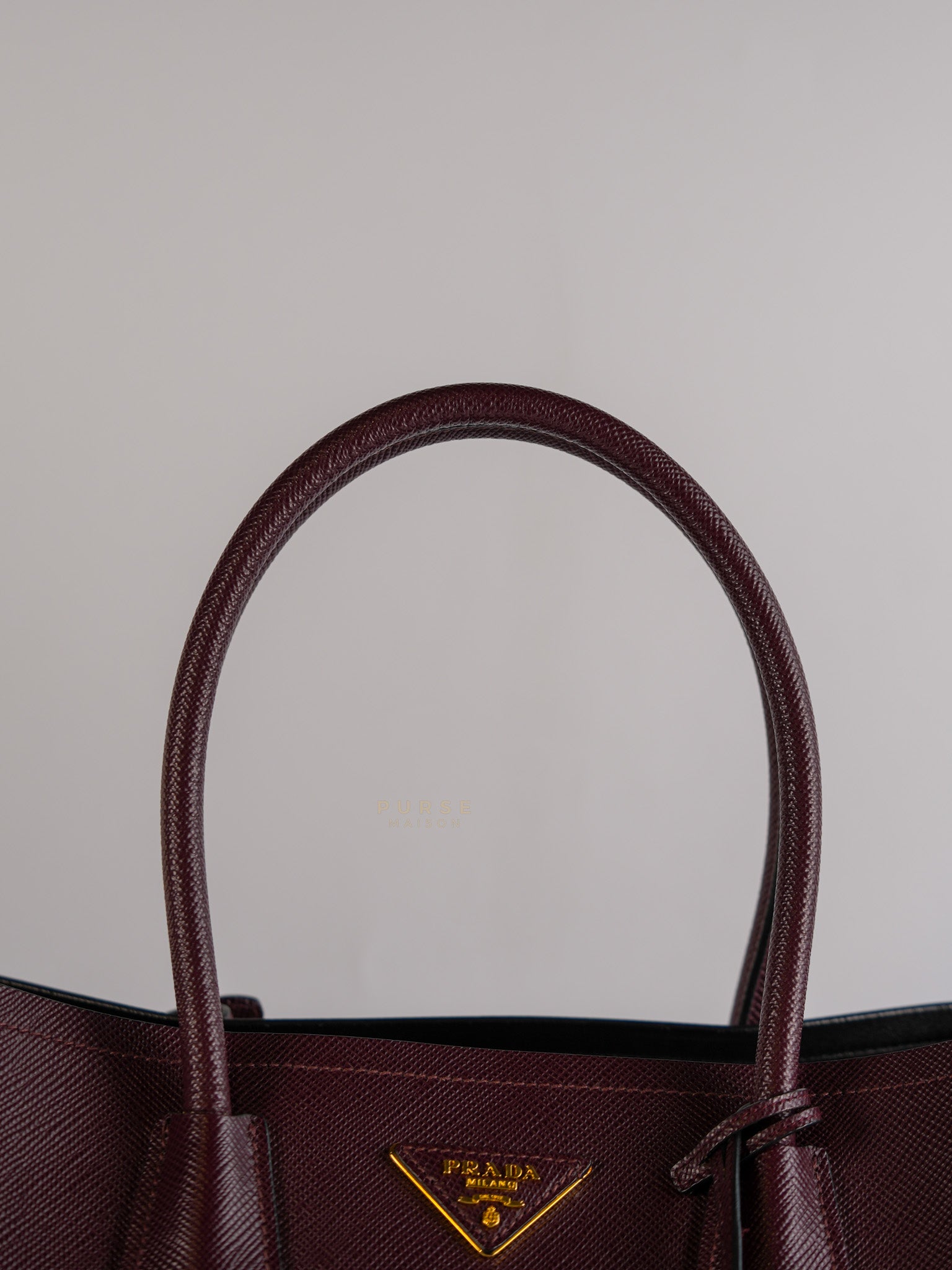 Double Handle Tote Medium in Maroon Saffiano Cuir Leather | Purse Maison Luxury Bags Shop