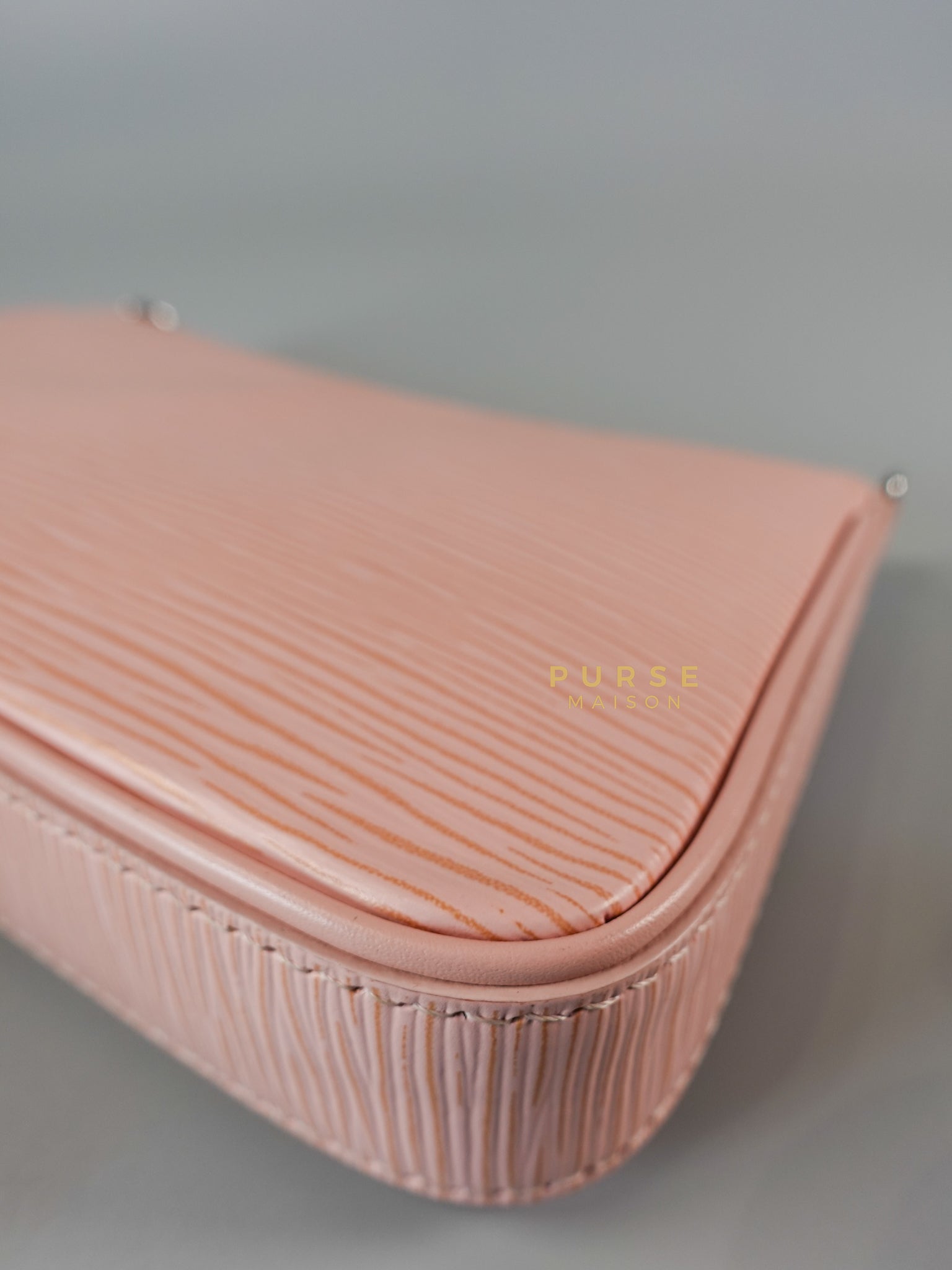 Easy Pochette in Pink Epi Leather (Microchip) | Purse Maison Luxury Bags Shop