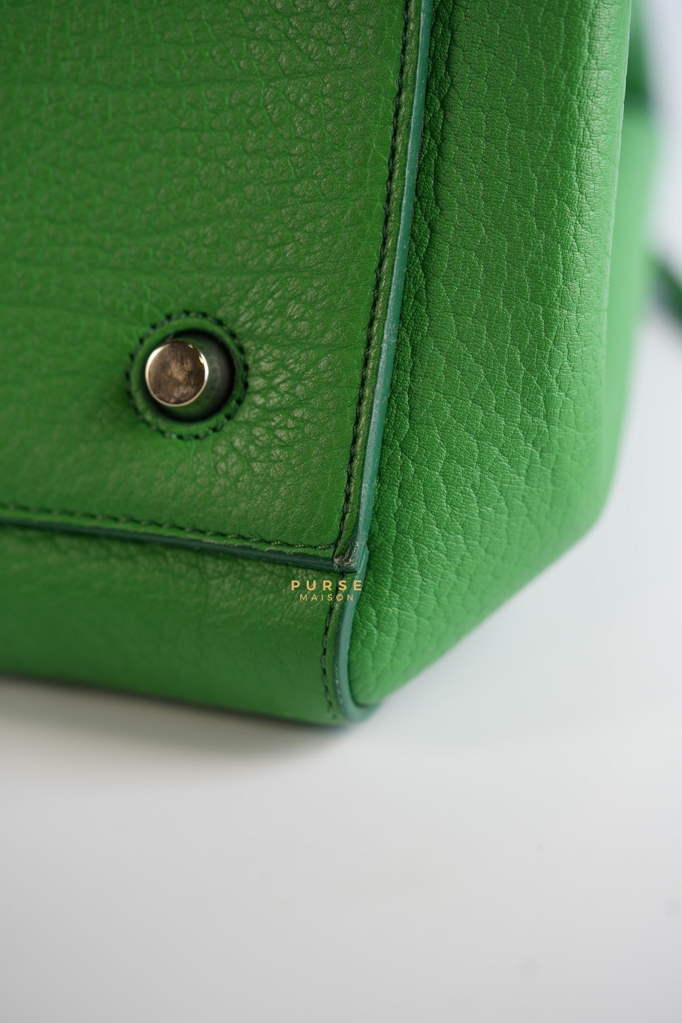 Edge Medium Hand Bag in Green Leather | Purse Maison Luxury Bags Shop