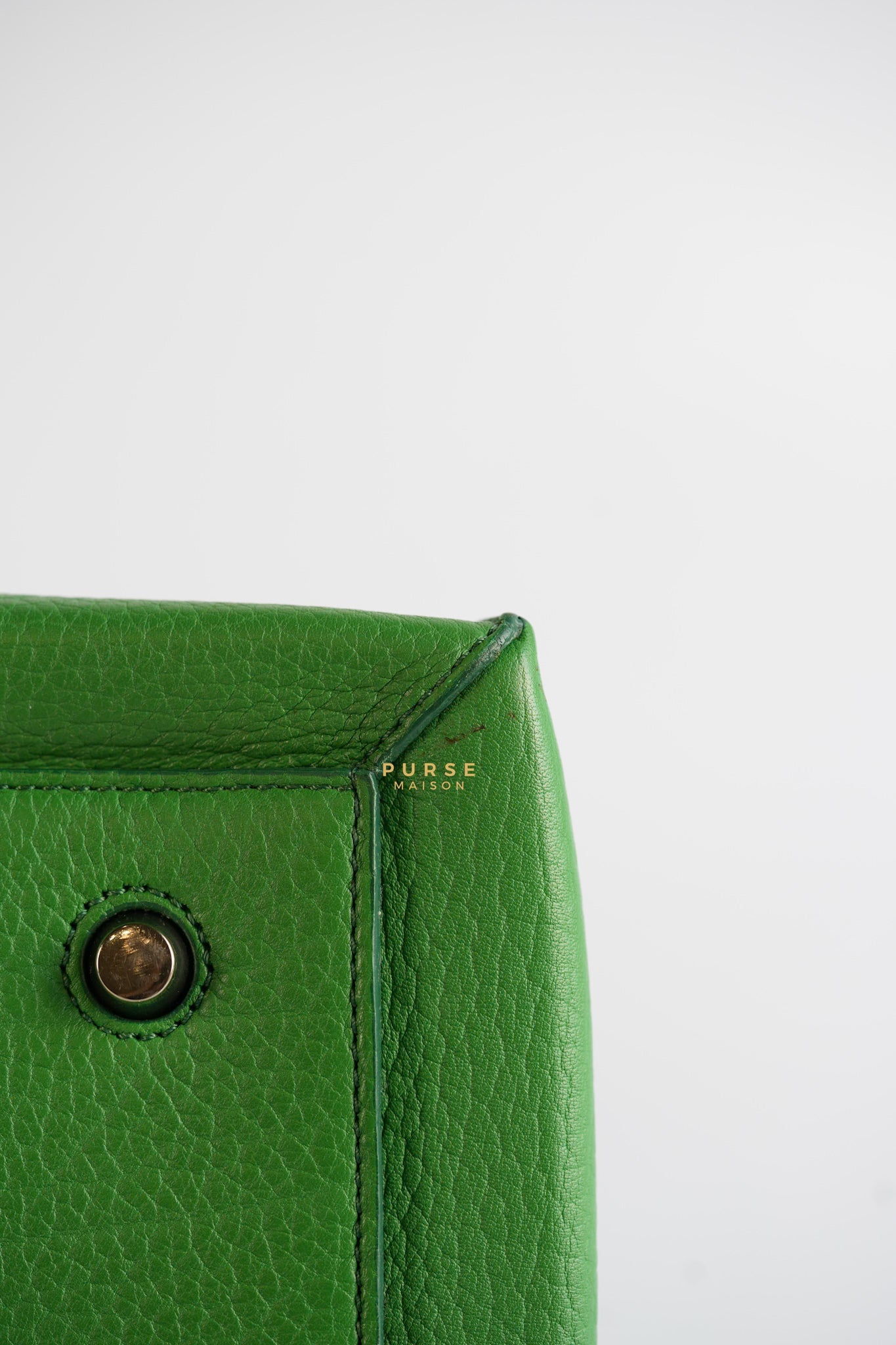 Edge Medium Hand Bag in Green Leather | Purse Maison Luxury Bags Shop