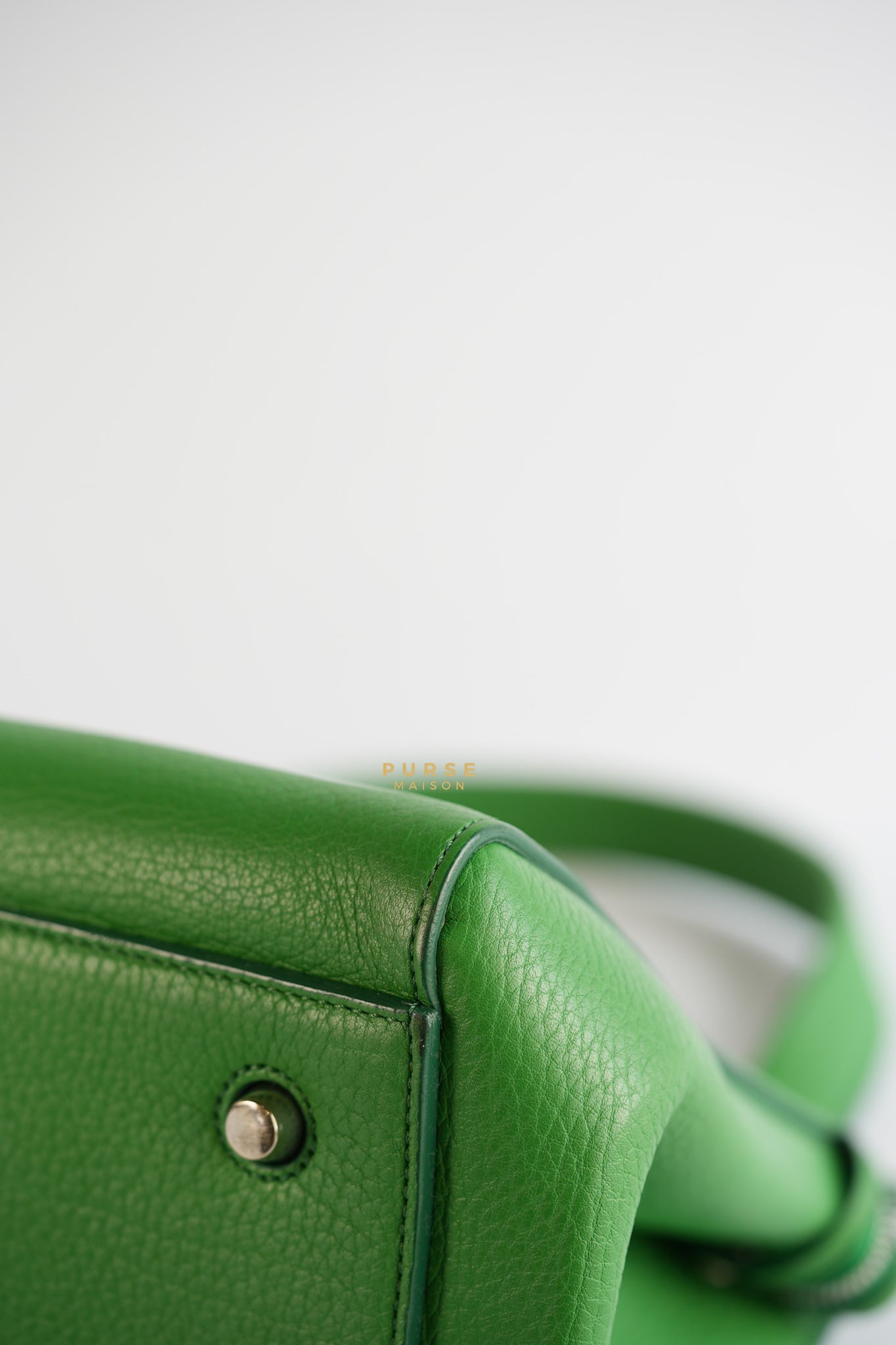 Edge Medium Hand Bag in Green Leather | Purse Maison Luxury Bags Shop