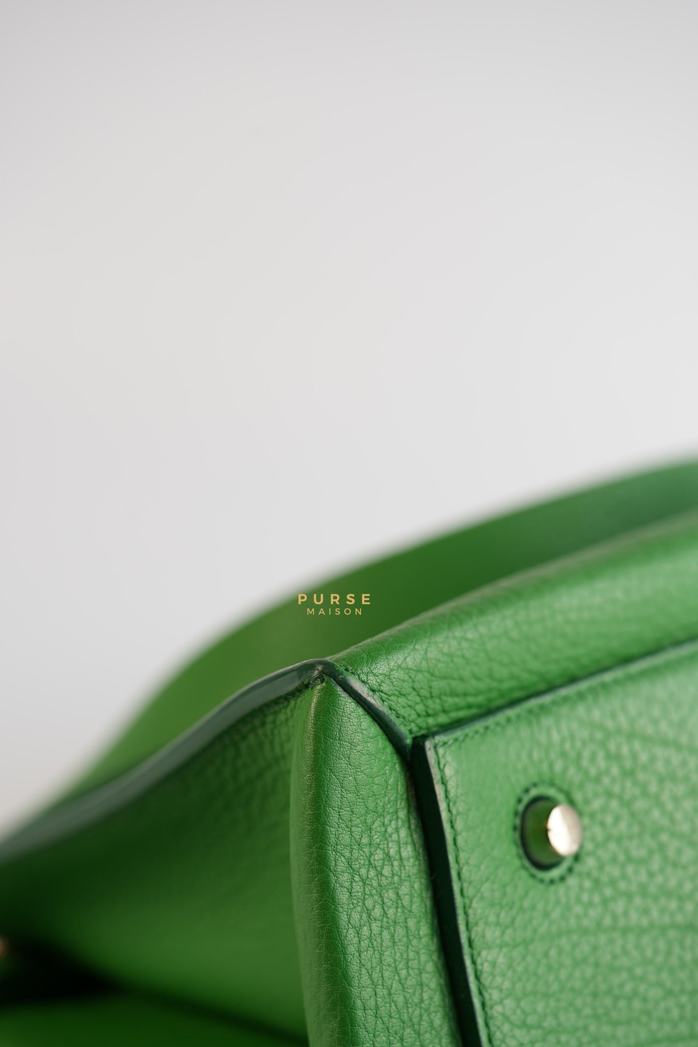 Edge Medium Hand Bag in Green Leather | Purse Maison Luxury Bags Shop