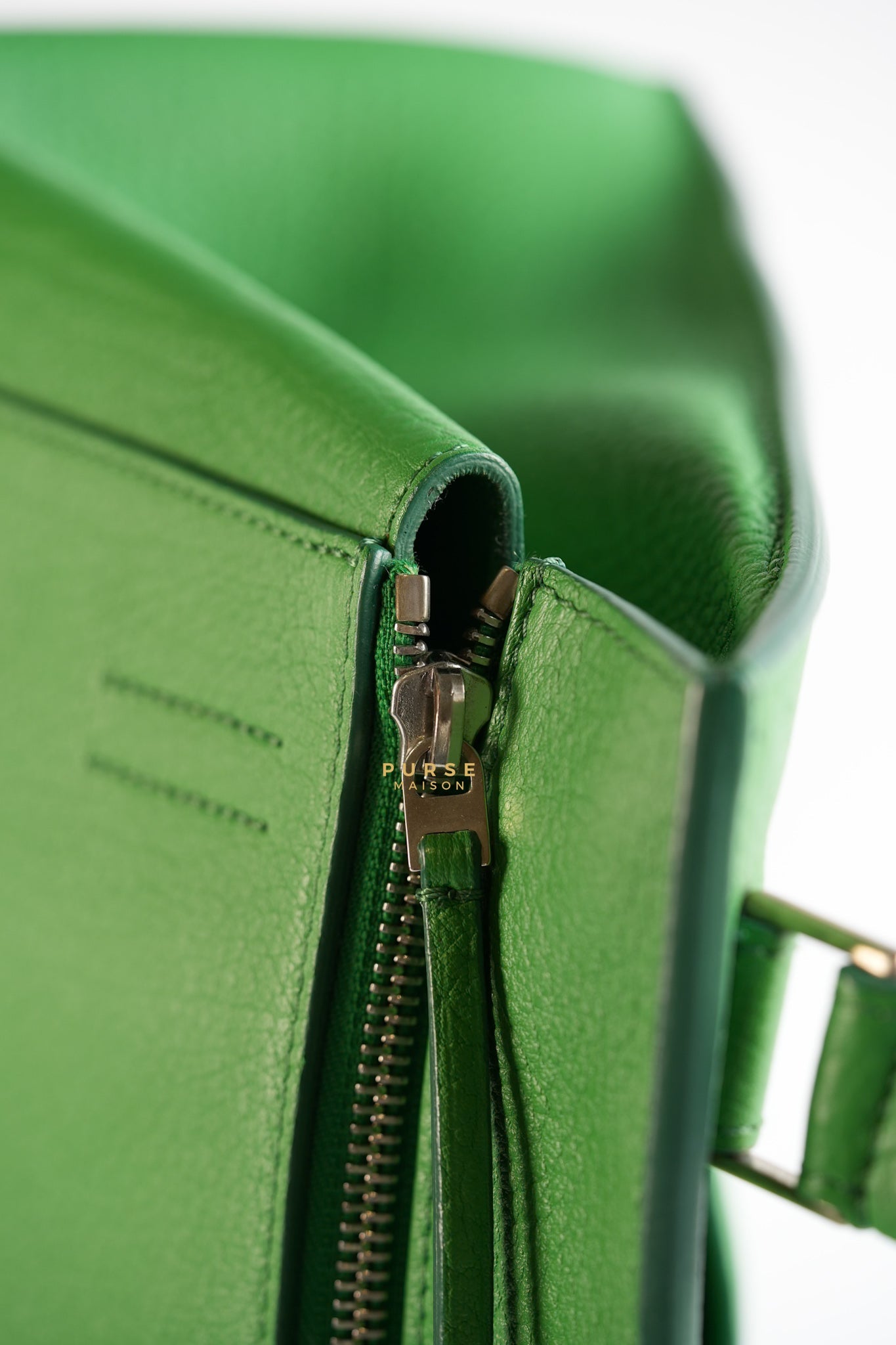 Edge Medium Hand Bag in Green Leather | Purse Maison Luxury Bags Shop