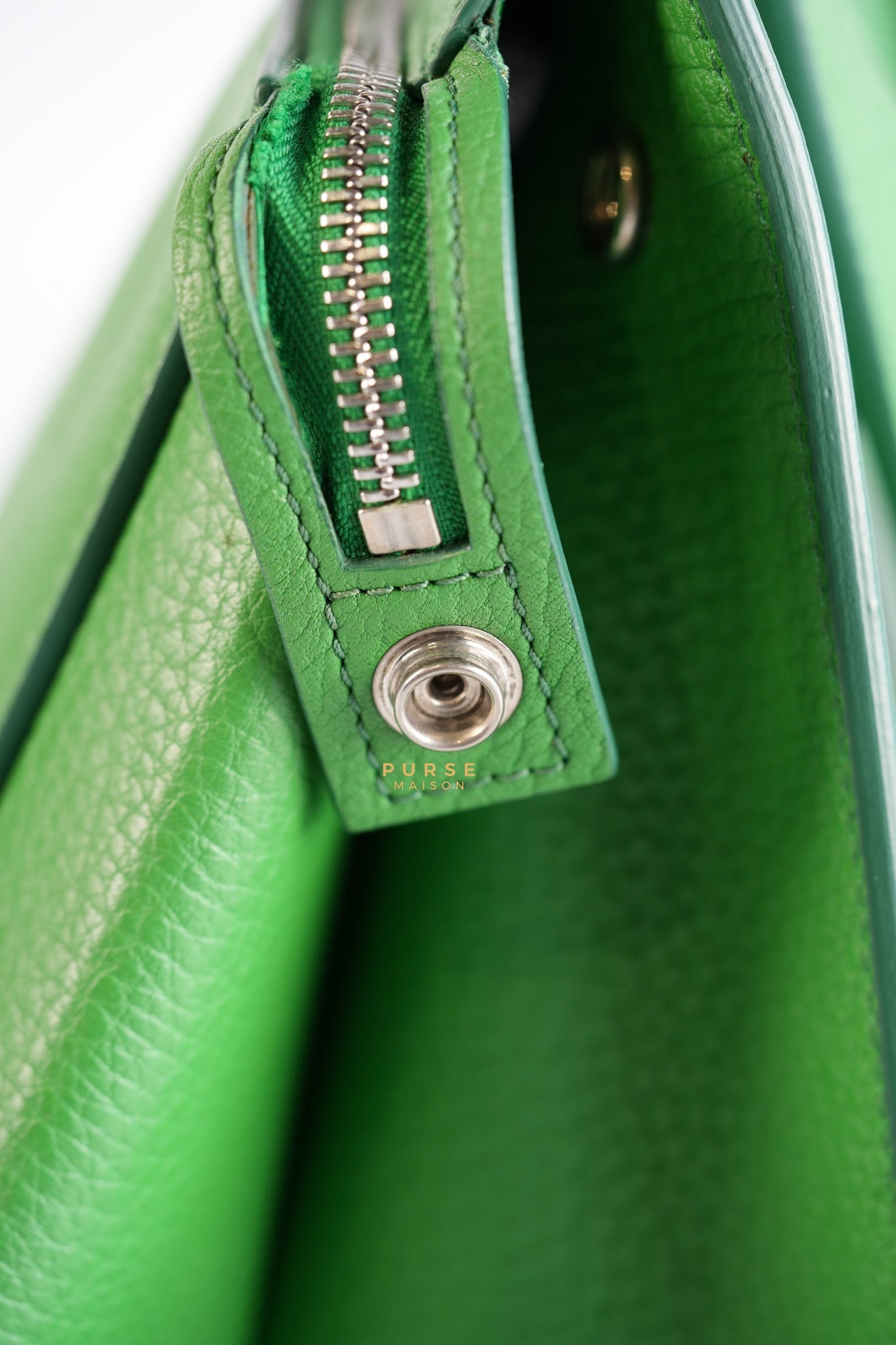 Edge Medium Hand Bag in Green Leather | Purse Maison Luxury Bags Shop