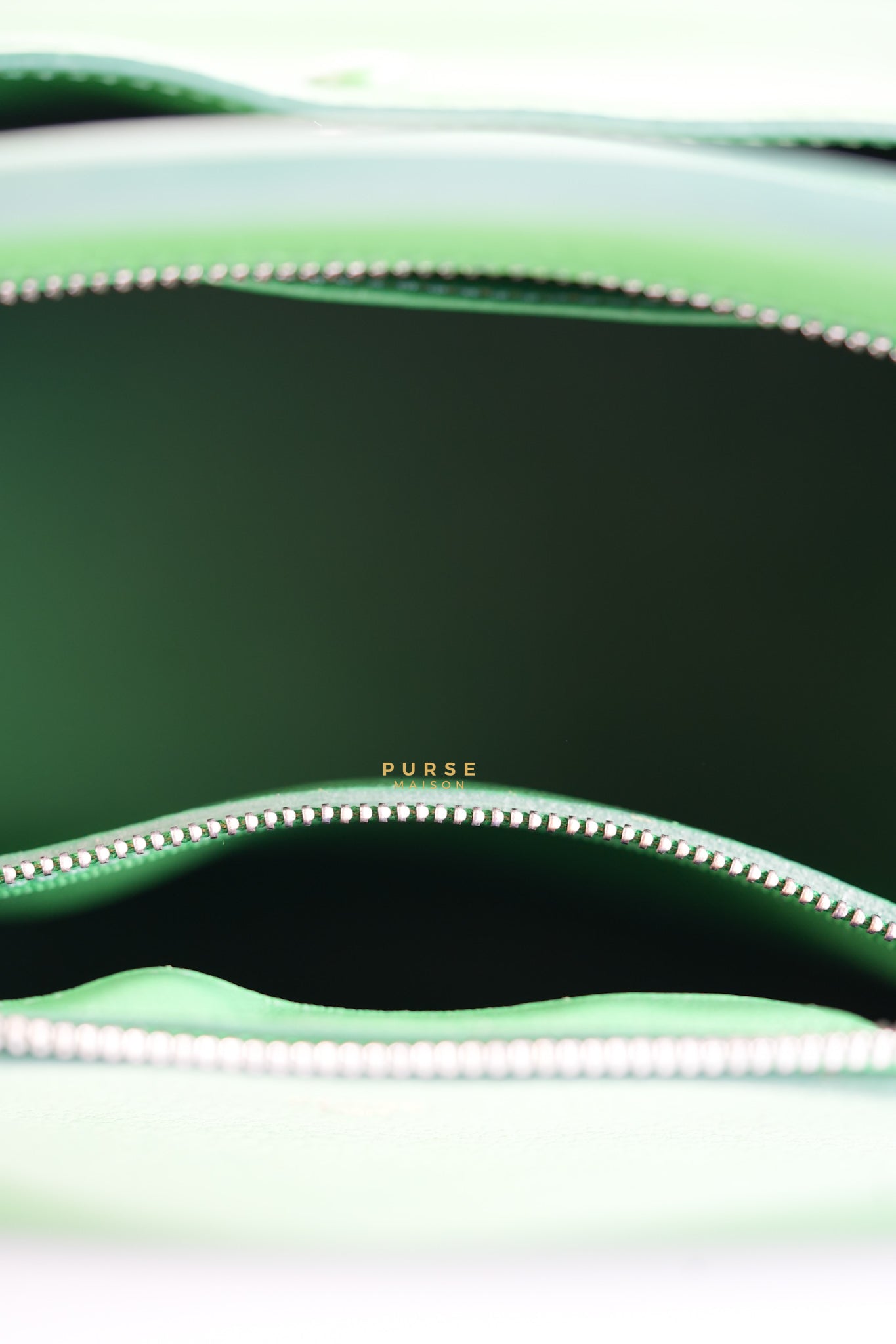 Edge Medium Hand Bag in Green Leather | Purse Maison Luxury Bags Shop