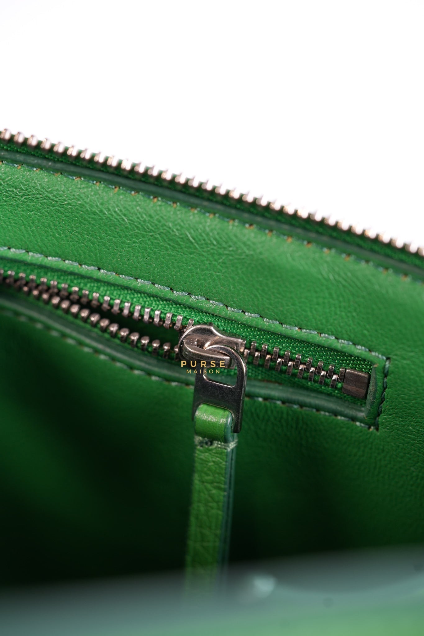 Edge Medium Hand Bag in Green Leather | Purse Maison Luxury Bags Shop