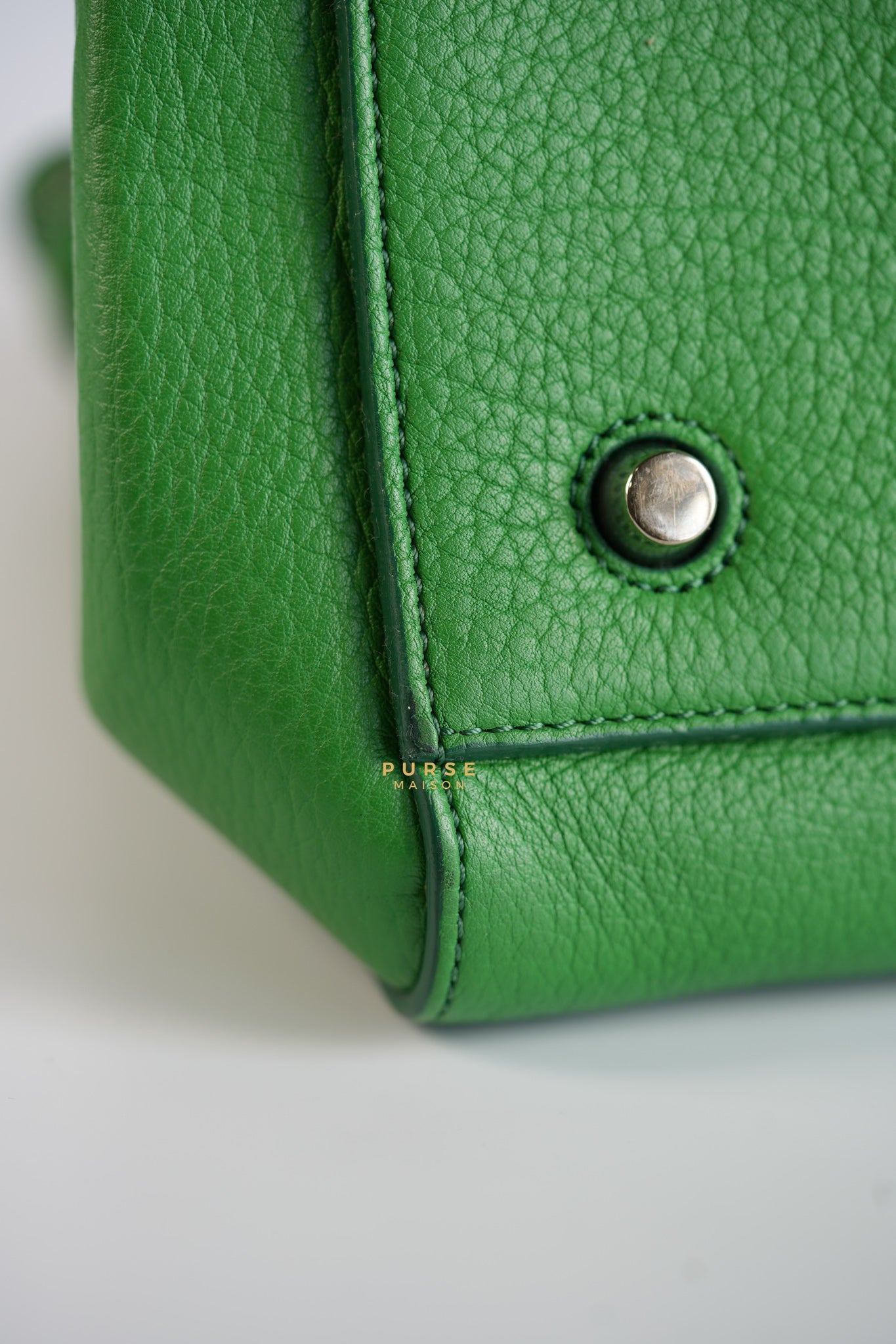 Edge Medium Hand Bag in Green Leather | Purse Maison Luxury Bags Shop