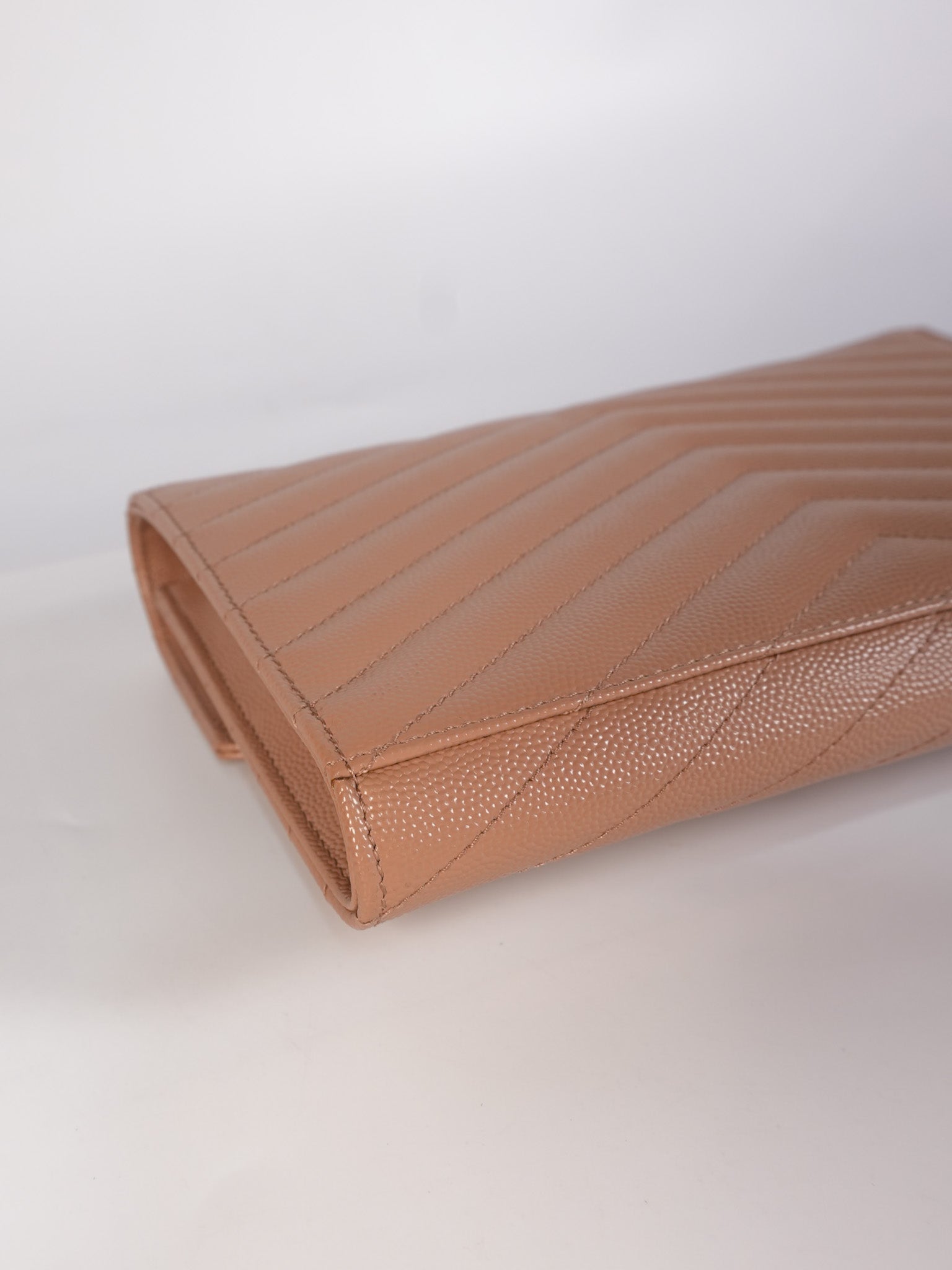 Envelope Clutch Bag in Beige Grain De Poudre Leather & Gold Hardware | Purse Maison Luxury Bags Shop