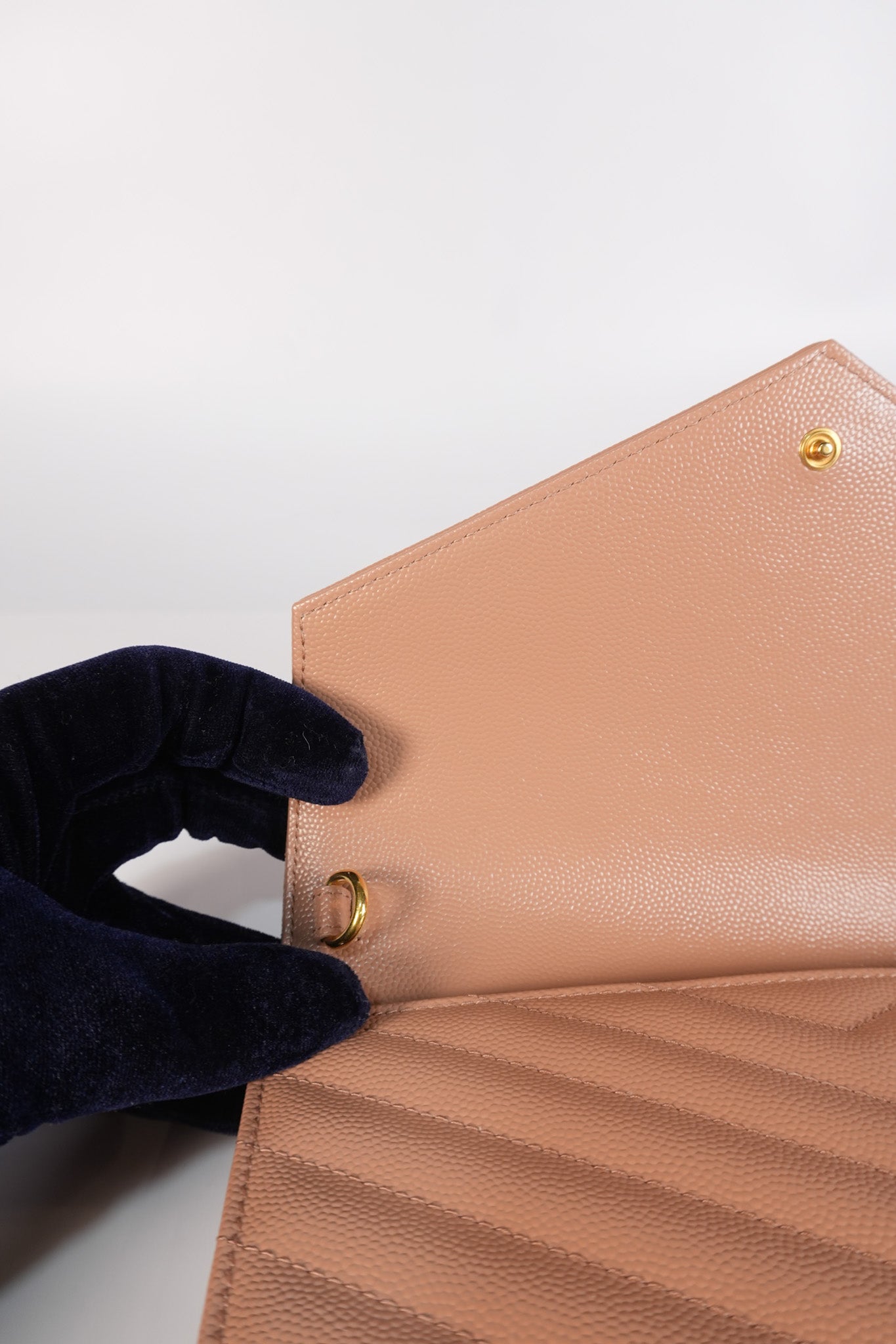 Envelope Clutch Bag in Beige Grain De Poudre Leather & Gold Hardware | Purse Maison Luxury Bags Shop