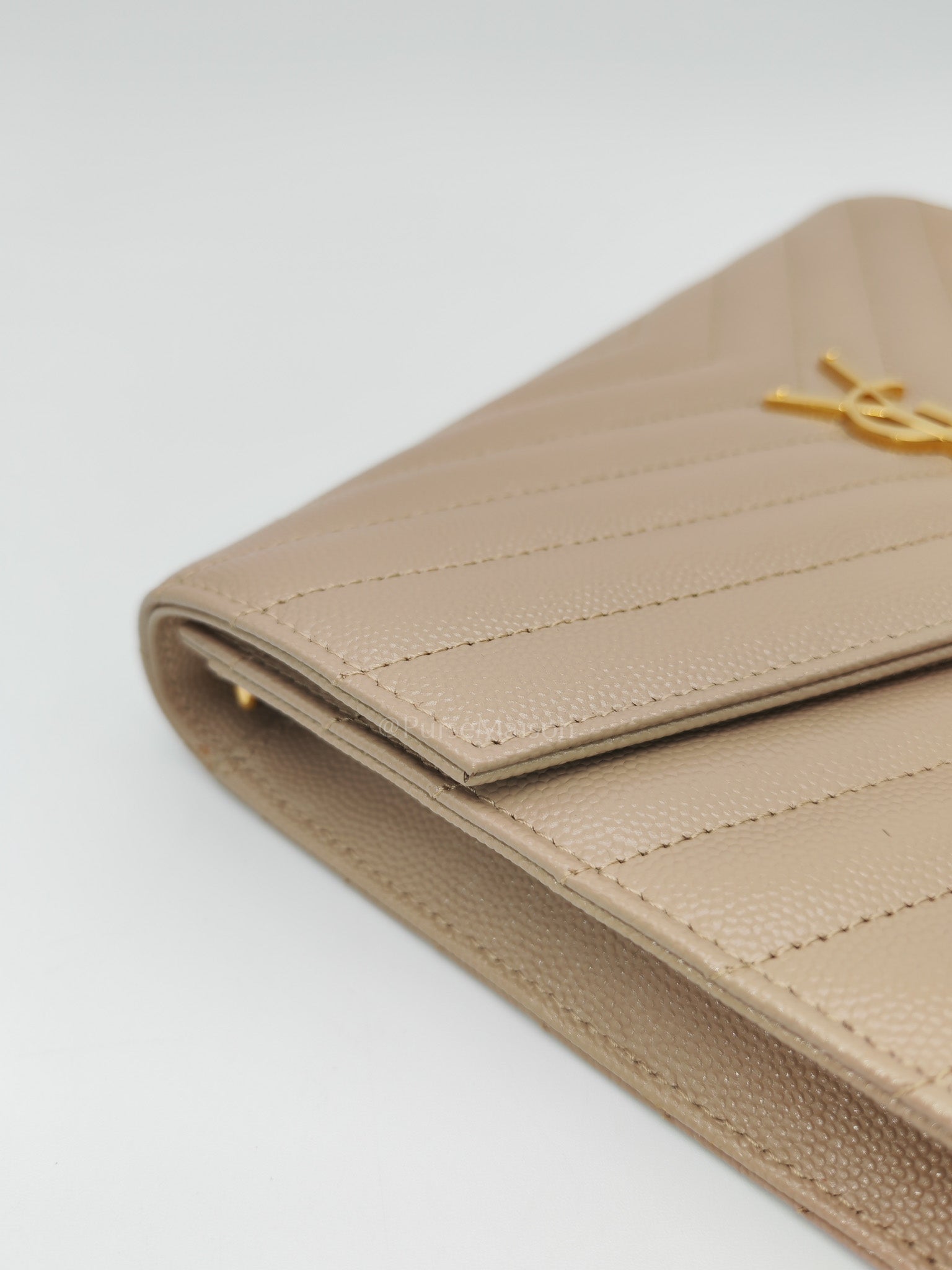 Envelope Clutch Bag in Beige Grain De Poudre Leather & Gold Hardware | Purse Maison Luxury Bags Shop