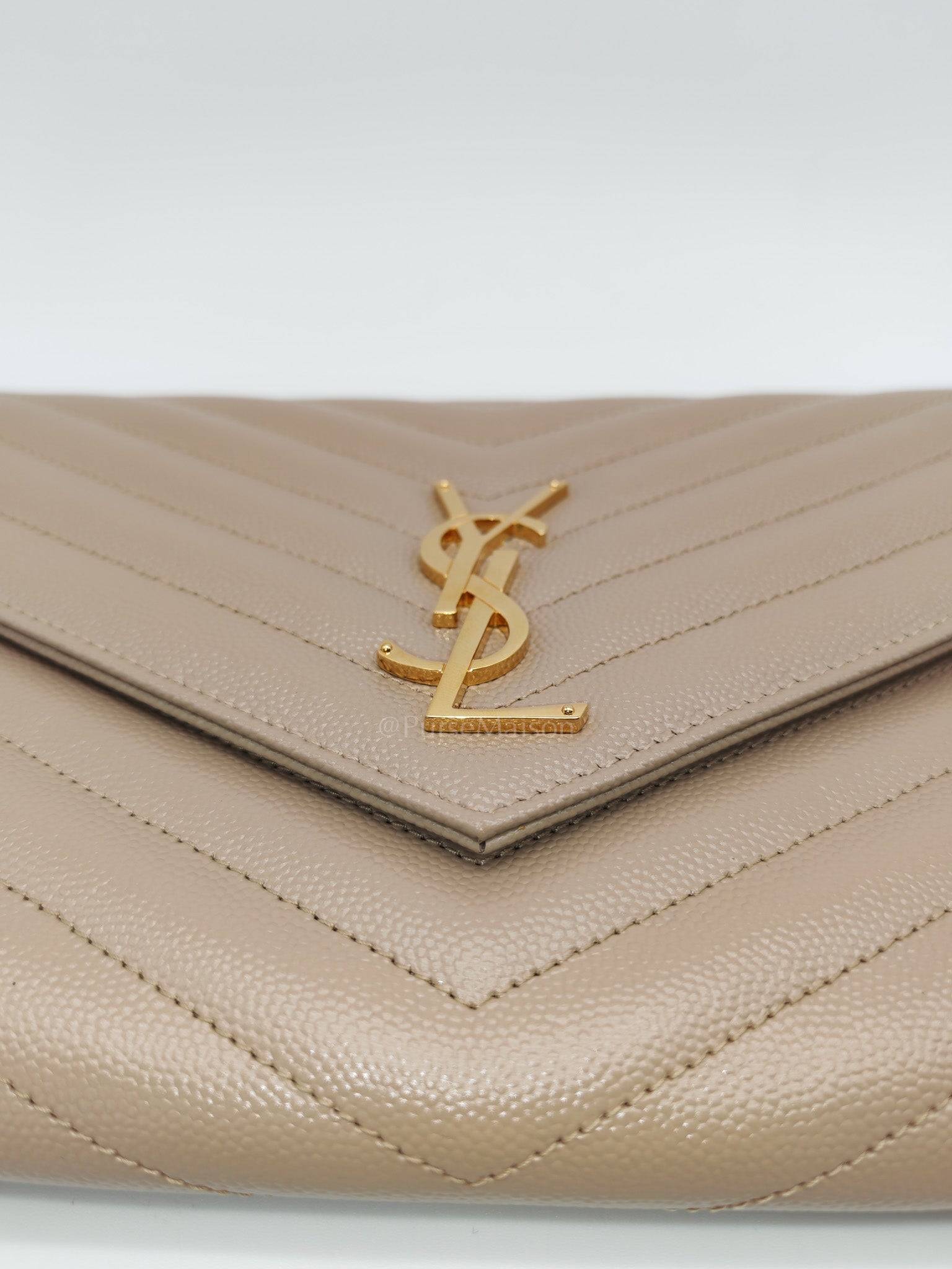 Envelope Clutch Bag in Beige Grain De Poudre Leather & Gold Hardware | Purse Maison Luxury Bags Shop