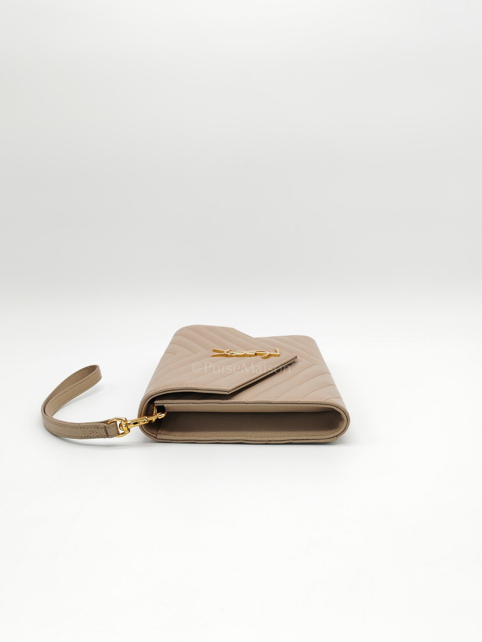 Envelope Clutch Bag in Beige Grain De Poudre Leather & Gold Hardware | Purse Maison Luxury Bags Shop