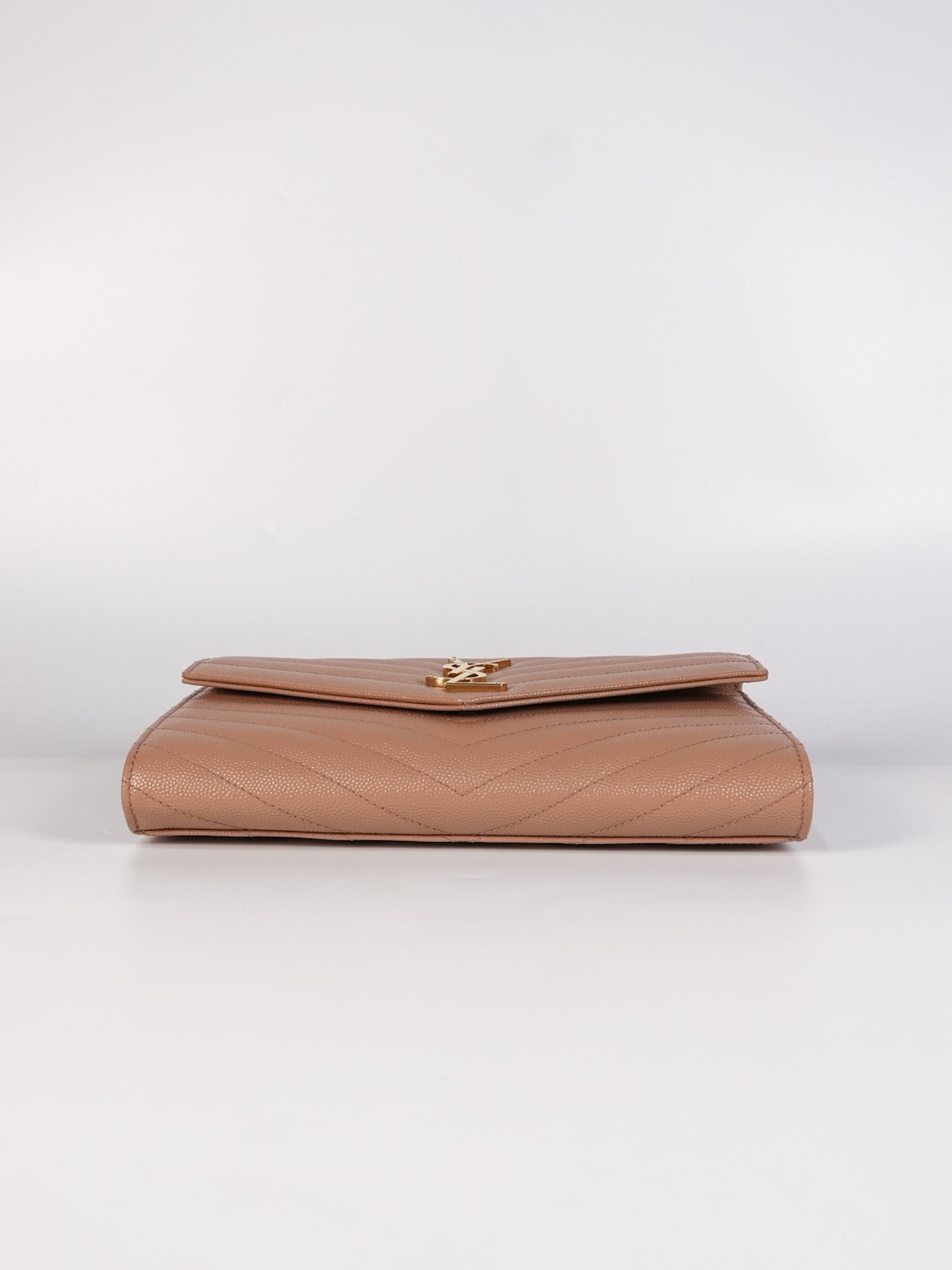 Envelope Clutch Bag in Beige Grain De Poudre Leather & Gold Hardware | Purse Maison Luxury Bags Shop