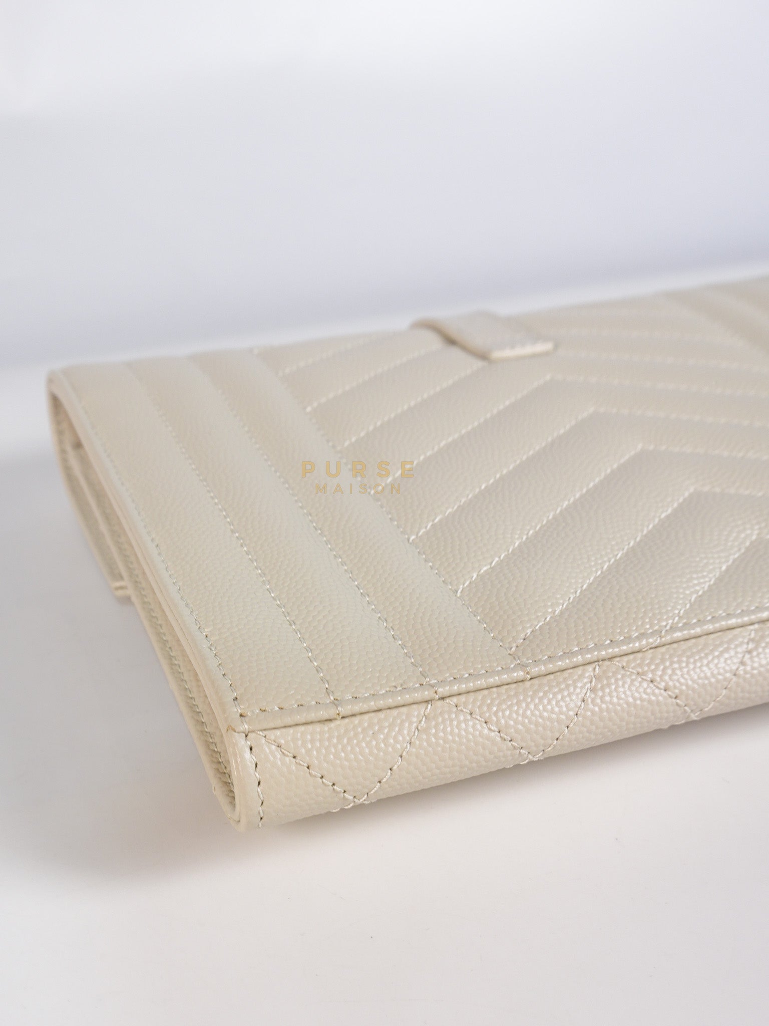 Envelope Flap Pouch in White Mix Matelassé Grain De Poudre Leather & Gold Hardware | Purse Maison Luxury Bags Shop