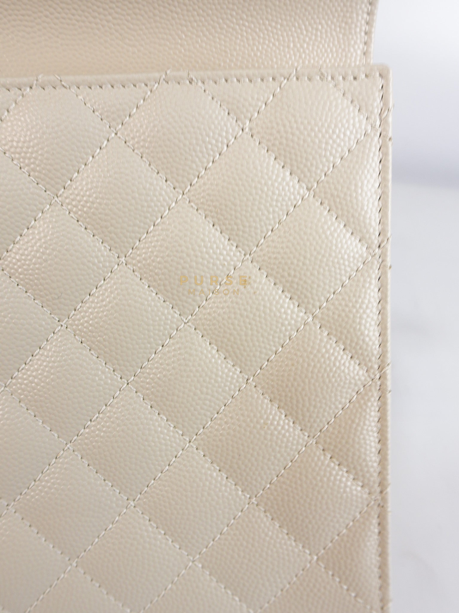 Envelope Flap Pouch in White Mix Matelassé Grain De Poudre Leather & Gold Hardware | Purse Maison Luxury Bags Shop
